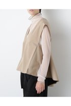 【ヒューエルミュージアム/hueLe Museum】の【STUMBLY】Back Peplum Gilet Blouse 人気、トレンドファッション・服の通販 founy(ファニー) ファッション Fashion レディースファッション Fashion for Women アウター Coat / Outerwear Collection トップス・カットソー Cut & Sew Tops キャミソール&ノースリーブ Camisoles & Sleeveless Tops シャツ・ブラウス・オフィスカジュアル Elegant Blouses & Button-Ups ベスト&ジレ / 重ね着スタイル Vests & Gilets 切替 Switching, Contrast Panel スタンダード Standard, Basic 定番 Standard, Basic Item ノースリーブ Sleeveless, No-Sleeve フロント Front, Front Design ペプラム Peplum, Flared Hem 新作・新入荷 New Arrivals / New In thumbnail ベージュ|ID: prp329100004606083 ipo3291000000032835917