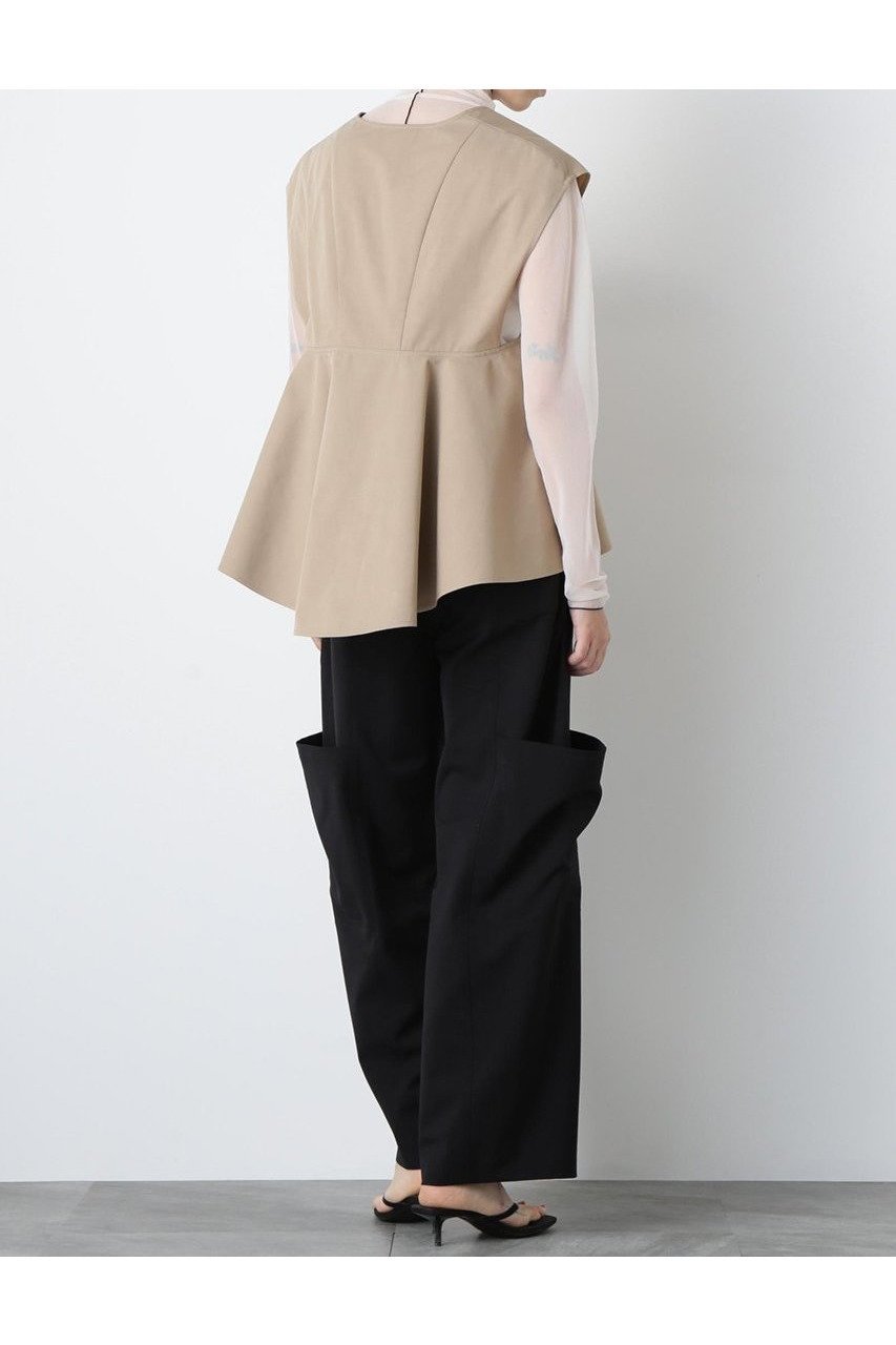 【ヒューエルミュージアム/hueLe Museum】の【STUMBLY】Back Peplum Gilet Blouse 人気、トレンドファッション・服の通販 founy(ファニー) 　ファッション　Fashion　レディースファッション　Fashion for Women　アウター　Coat / Outerwear Collection　トップス・カットソー　Cut & Sew Tops　キャミソール&ノースリーブ　Camisoles & Sleeveless Tops　シャツ・ブラウス・オフィスカジュアル　Elegant Blouses & Button-Ups　ベスト&ジレ / 重ね着スタイル　Vests & Gilets　切替　Switching, Contrast Panel　スタンダード　Standard, Basic　定番　Standard, Basic Item　ノースリーブ　Sleeveless, No-Sleeve　フロント　Front, Front Design　ペプラム　Peplum, Flared Hem　新作・新入荷　New Arrivals / New In　other-5|ID: prp329100004606083 ipo3291000000032835936