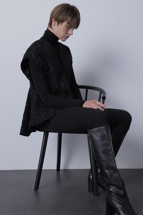 【ヒューエルミュージアム/hueLe Museum】の【STUMBLY】Tweed Back Peplum Gilet Blouse 人気、トレンドファッション・服の通販 founy(ファニー) ファッション Fashion レディースファッション Fashion for Women アウター Coat / Outerwear Collection トップス・カットソー Cut & Sew Tops キャミソール&ノースリーブ Camisoles & Sleeveless Tops シャツ・ブラウス・オフィスカジュアル Elegant Blouses & Button-Ups ベスト&ジレ / 重ね着スタイル Vests & Gilets クラシカル Classical, Vintage-Inspired ツイード Twill, Twill Weave ノースリーブ Sleeveless, No-Sleeve フロント Front, Front Design ペプラム Peplum, Flared Hem 切替 Switching, Contrast Panel 定番 Standard, Basic Item |ID:prp329100004606086