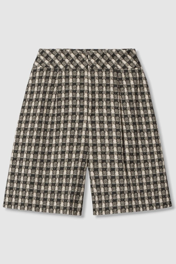 【アナイ/ANAYI】のツイーディージャガードキュロットパンツ インテリア・キッズ・メンズ・レディースファッション・服の通販 founy(ファニー) https://founy.com/ ファッション Fashion レディースファッション Fashion for Women スカート Skirts パンツ Pants & Trousers ショートパンツ・ハーフパンツ High-Waisted & Relaxed Shorts おすすめ Recommended / Our Picks エレガント 上品 Elegant キュロット Culottes, Wide Shorts ショート Short, Short Length ジャカード／ジャガード Jacquard, Woven Pattern ストレッチ Stretch, Stretchy Fabric セットアップ Set-Up, Coordinated Outfit ツイード Twill, Twill Weave ブルゾン Blouson, Bomber Jacket ミニスカート Mini Skirt, Short Skirt 台形 A-Line, Trapezoid Shape A/W・秋冬 Autumn/Winter |ID: prp329100004606146 ipo3291000000035003470