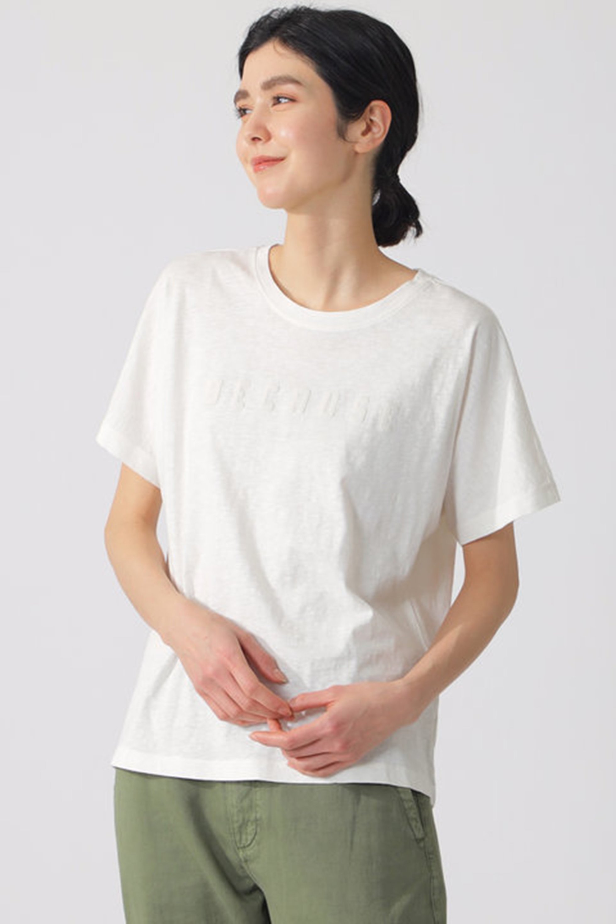 【エコアルフ/ECOALF】のKEMI BECAUSE Tシャツ インテリア・キッズ・メンズ・レディースファッション・服の通販 founy(ファニー) 　ファッション　Fashion　レディースファッション　Fashion for Women　トップス・カットソー　Cut & Sew Tops　シャツ・ブラウス・オフィスカジュアル　Elegant Blouses & Button-Ups　ロングTシャツ・Tシャツ　Longline T-Shirts & Tees　カットソー・ベーシックTシャツ　Cut-and-Sewn Tops / Stretch Tees & Basics　コレクション　Collection, Seasonal Line　ショート　Short, Short Length　スリーブ　Sleeve, Long Sleeve / Short Sleeve　フロント　Front, Front Design　プリント　Print, Printed Pattern　ベーシック　Basic, Essential　ホワイト|ID: prp329100004606169 ipo3291000000036023526