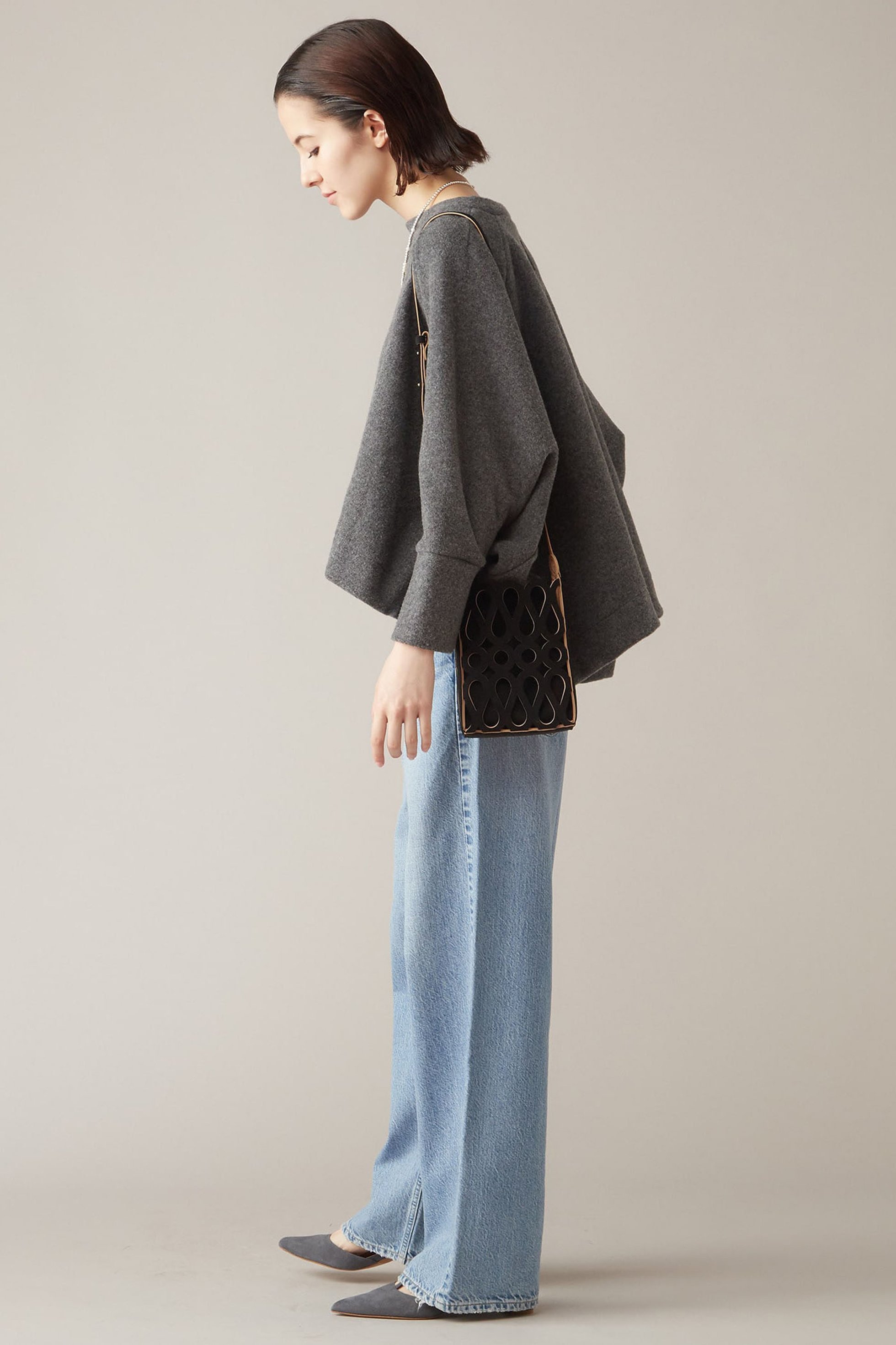 【マルティニーク/martinique】の【COGTHEBIGSMOKE】ISADORA CREW NECK 人気、トレンドファッション・服の通販 founy(ファニー) 　ファッション　Fashion　レディースファッション　Fashion for Women　トップス・カットソー　Cut & Sew Tops　シャツ・ブラウス・オフィスカジュアル　Elegant Blouses & Button-Ups　ロングTシャツ・Tシャツ　Longline T-Shirts & Tees　カットソー・ベーシックTシャツ　Cut-and-Sewn Tops / Stretch Tees & Basics　コレクション　Collection, Seasonal Line　コンパクト　Compact, Small Size　ショート　Short, Short Length　スリット　Slit, Slit Detail　スリーブ　Sleeve, Long Sleeve / Short Sleeve　トレンド　Trend, Trending Now　定番　Standard, Basic Item　人気　Popular, Best Seller　リアル　Real, Realistic　ロング　Long, Long-Length　ロンドン　London Style, British Inspired　ワイド　Wide, Wide Fit　日本製　Made In Japan　other-4|ID: prp329100004606228 ipo3291000000032843495