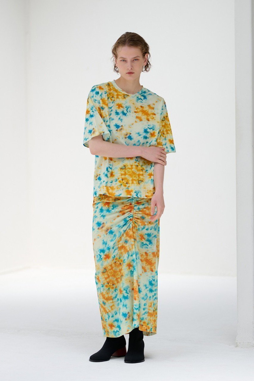 【ランバン オン ブルー/LANVIN en Bleu】のKaleidoscopeプリントTシャツ 人気、トレンドファッション・服の通販 founy(ファニー) 　ファッション　Fashion　レディースファッション　Fashion for Women　トップス・カットソー　Cut & Sew Tops　シャツ・ブラウス・オフィスカジュアル　Elegant Blouses & Button-Ups　ロングTシャツ・Tシャツ　Longline T-Shirts & Tees　カットソー・ベーシックTシャツ　Cut-and-Sewn Tops / Stretch Tees & Basics　ショート　Short, Short Length　シンプル　Simple, Minimal　スリット　Slit, Slit Detail　スリーブ　Sleeve, Long Sleeve / Short Sleeve　プリント　Print, Printed Pattern　other-6|ID: prp329100004606237 ipo3291000000032844647