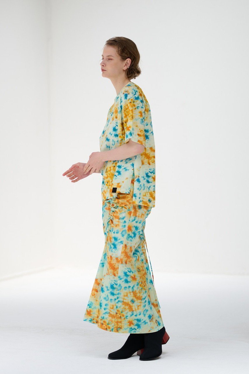 【ランバン オン ブルー/LANVIN en Bleu】のKaleidoscopeプリントTシャツ 人気、トレンドファッション・服の通販 founy(ファニー) 　ファッション　Fashion　レディースファッション　Fashion for Women　トップス・カットソー　Cut & Sew Tops　シャツ・ブラウス・オフィスカジュアル　Elegant Blouses & Button-Ups　ロングTシャツ・Tシャツ　Longline T-Shirts & Tees　カットソー・ベーシックTシャツ　Cut-and-Sewn Tops / Stretch Tees & Basics　ショート　Short, Short Length　シンプル　Simple, Minimal　スリット　Slit, Slit Detail　スリーブ　Sleeve, Long Sleeve / Short Sleeve　プリント　Print, Printed Pattern　other-7|ID: prp329100004606237 ipo3291000000032844653