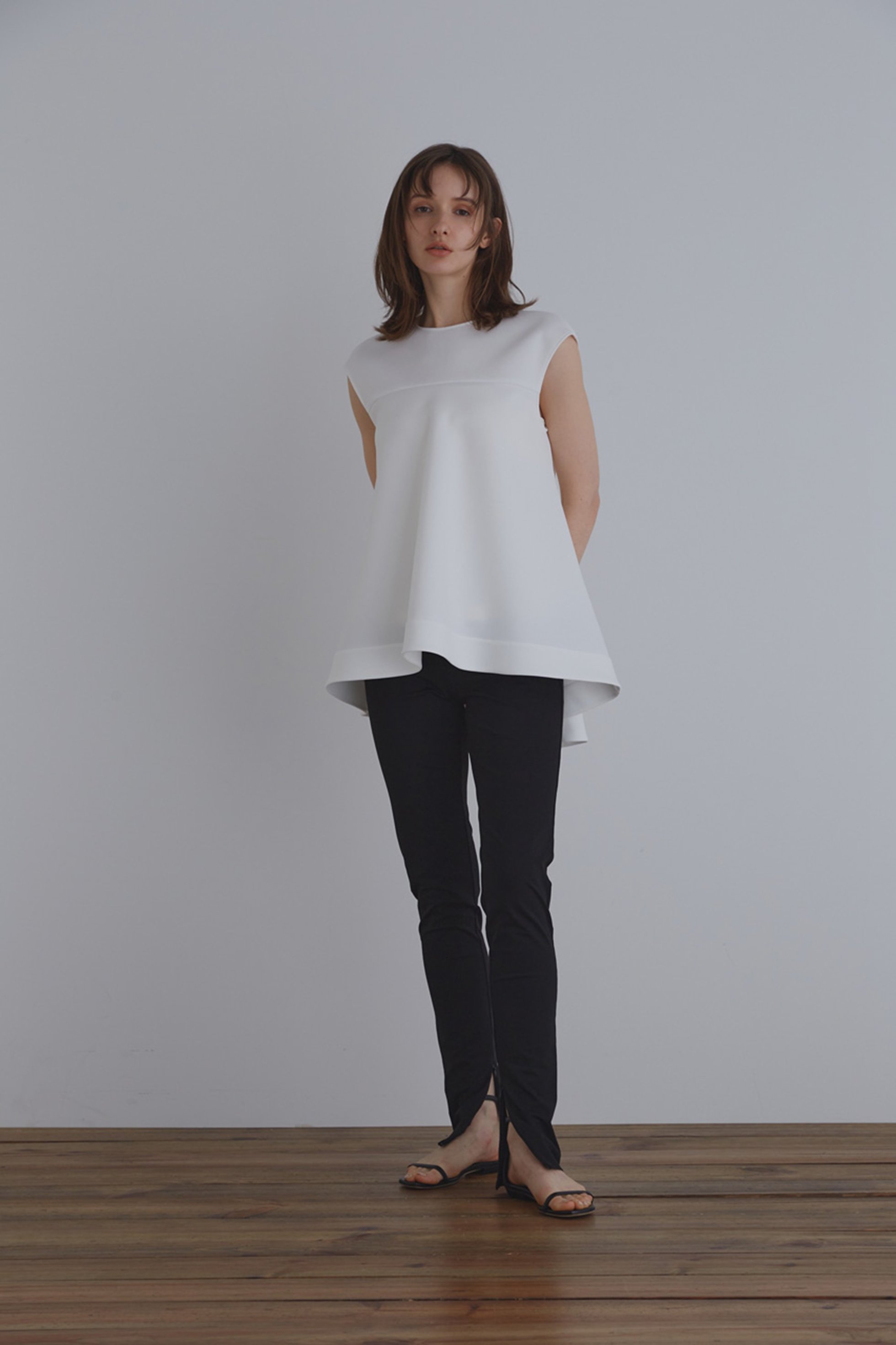 【ル フィル/LE PHIL】のダンボールジャージートップス 人気、トレンドファッション・服の通販 founy(ファニー) 　ファッション　Fashion　レディースファッション　Fashion for Women　トップス・カットソー　Cut & Sew Tops　キャミソール&ノースリーブ　Camisoles & Sleeveless Tops　シャツ・ブラウス・オフィスカジュアル　Elegant Blouses & Button-Ups　ロングTシャツ・Tシャツ　Longline T-Shirts & Tees　カットソー・ベーシックTシャツ　Cut-and-Sewn Tops / Stretch Tees & Basics　おすすめ　Recommended / Our Picks　キャミソール　Camisole, Spaghetti Strap Top　タンク　Tank Top, Sleeveless Top　トリミング　Trimming, Decorative Edge　再入荷　Restock / Back in Stock　軽量　Lightweight, Ultra Light　other-6|ID: prp329100004606350 ipo3291000000032854818