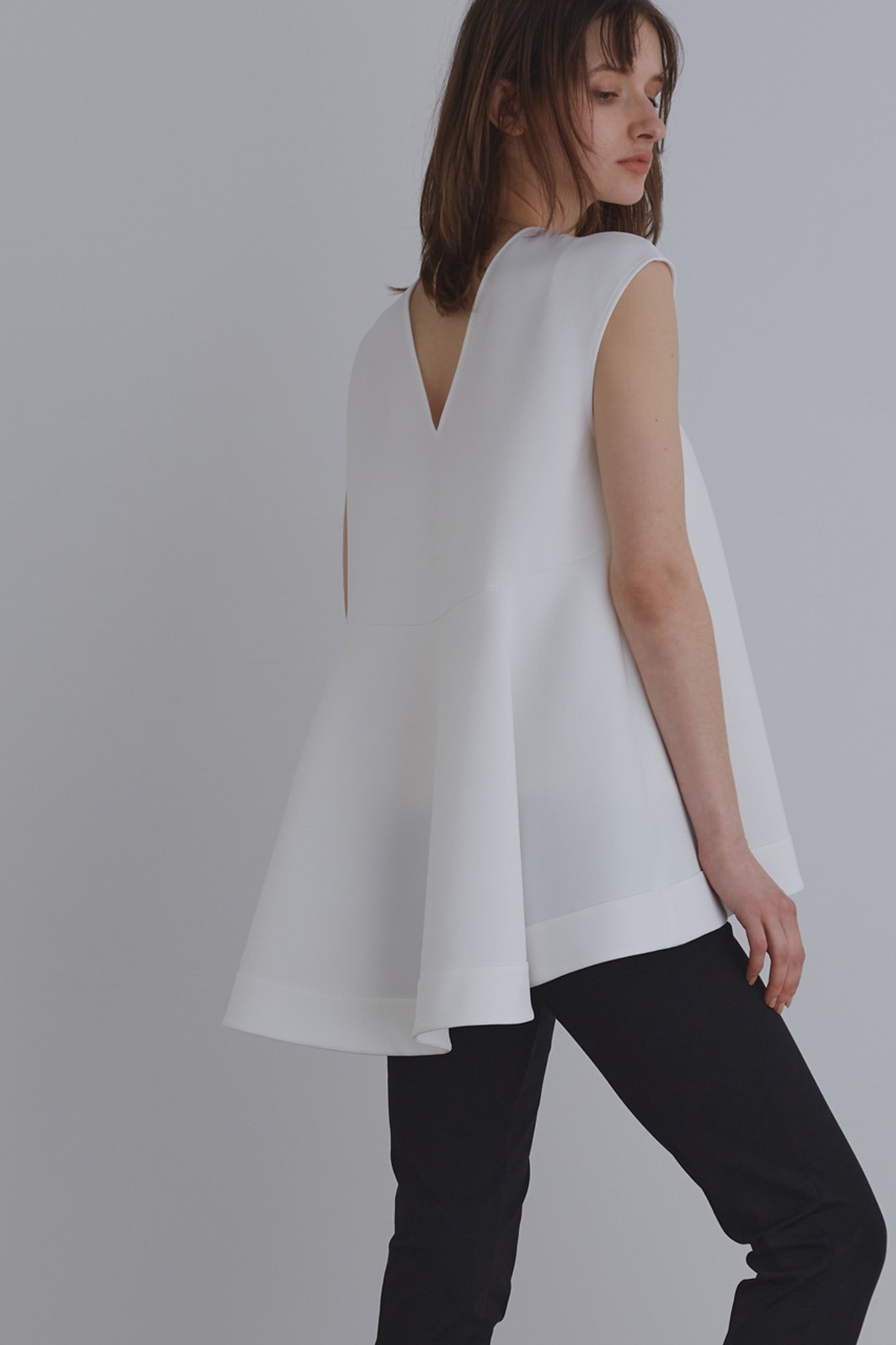 【ル フィル/LE PHIL】のダンボールジャージートップス 人気、トレンドファッション・服の通販 founy(ファニー) 　ファッション　Fashion　レディースファッション　Fashion for Women　トップス・カットソー　Cut & Sew Tops　キャミソール&ノースリーブ　Camisoles & Sleeveless Tops　シャツ・ブラウス・オフィスカジュアル　Elegant Blouses & Button-Ups　ロングTシャツ・Tシャツ　Longline T-Shirts & Tees　カットソー・ベーシックTシャツ　Cut-and-Sewn Tops / Stretch Tees & Basics　おすすめ　Recommended / Our Picks　キャミソール　Camisole, Spaghetti Strap Top　タンク　Tank Top, Sleeveless Top　トリミング　Trimming, Decorative Edge　再入荷　Restock / Back in Stock　軽量　Lightweight, Ultra Light　other-8|ID: prp329100004606350 ipo3291000000032854852