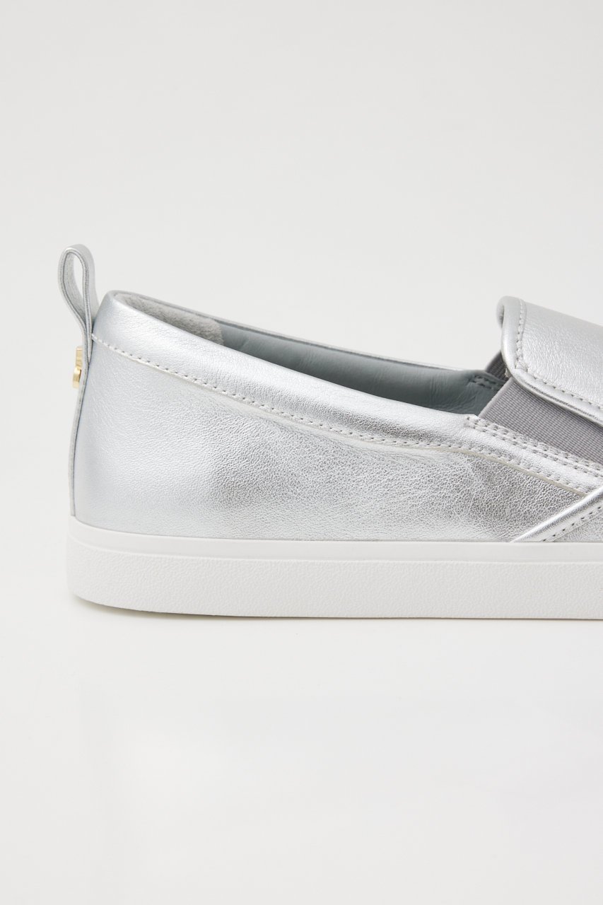 【スタッカート/STACCATO】のグリッターコンビスリッポン 人気、トレンドファッション・服の通販 founy(ファニー) 　ファッション　Fashion　レディースファッション　Fashion for Women　カッティング　Cutting Detail　クッション　Cushion, Throw Pillow　シューズ　Shoes, Footwear　チャーム　Charm, Pendant　フラット　Flat, Flat Shoes　ベーシック　Basic, Essential　ワンポイント　One Point, Statement Accent　人気　Popular, Best Seller　軽量　Lightweight, Ultra Light　other-6|ID: prp329100004606593 ipo3291000000034940007