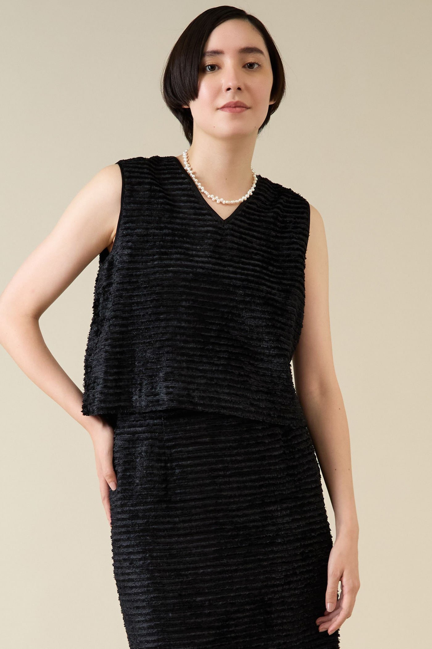 【マルティニーク/martinique】のジャガード2wayプルオーバー(セットアップ可) 人気、トレンドファッション・服の通販 founy(ファニー) 　ファッション　Fashion　レディースファッション　Fashion for Women　トップス・カットソー　Cut & Sew Tops　キャミソール&ノースリーブ　Camisoles & Sleeveless Tops　シャツ・ブラウス・オフィスカジュアル　Elegant Blouses & Button-Ups　カジュアルプルオーバー・ニットトップス　Pullovers & Knit Tops / Casual Pullovers　おすすめ　Recommended / Our Picks　シアー　Sheer, See-Through　ジャカード／ジャガード　Jacquard, Woven Pattern　セットアップ　Set-Up, Coordinated Outfit　ノースリーブ　Sleeveless, No-Sleeve　秋　Autumn　 other-1|ID: prp329100004606702 ipo3291000000032876580
