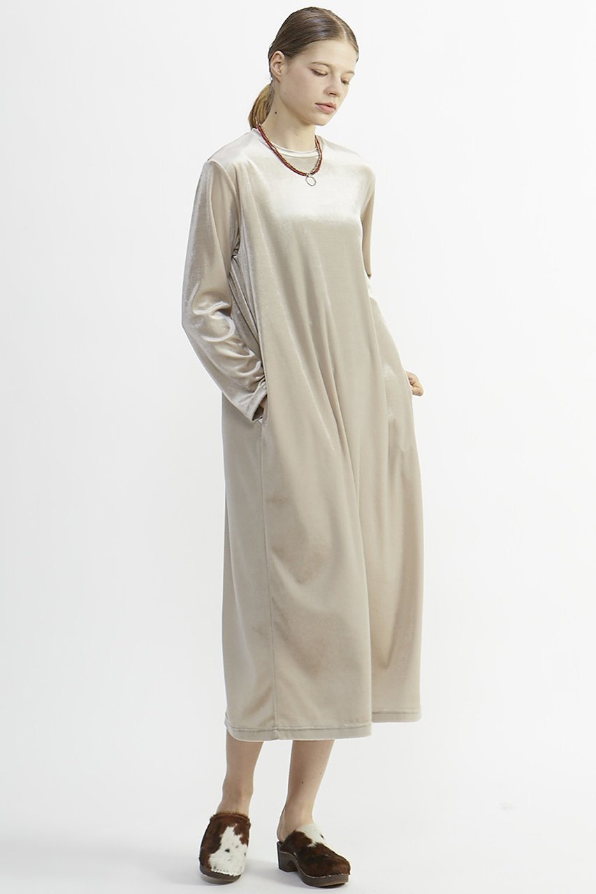 【プレインピープル/PLAIN PEOPLE】のベロアジャージストレートドレス インテリア・キッズ・メンズ・レディースファッション・服の通販 founy(ファニー) 　ファッション　Fashion　レディースファッション　Fashion for Women　ワンピース　Dresses　フォーマル・パーティードレス・結婚式用ドレス　Elegant & Casual Dresses　チュニック　Tunic Tops & Dresses　おすすめ　Recommended / Our Picks　シルク　Silk, 100% Silk　ストレート　Straight, Straight Cut　チュニック　Tunic, Long Top　ブルゾン　Blouson, Bomber Jacket　プリント　Print, Printed Pattern　ベーシック　Basic, Essential　ロング　Long, Long-Length　再入荷　Restock / Back in Stock　ライトベージュ|ID: prp329100004606960 ipo3291000000035041212