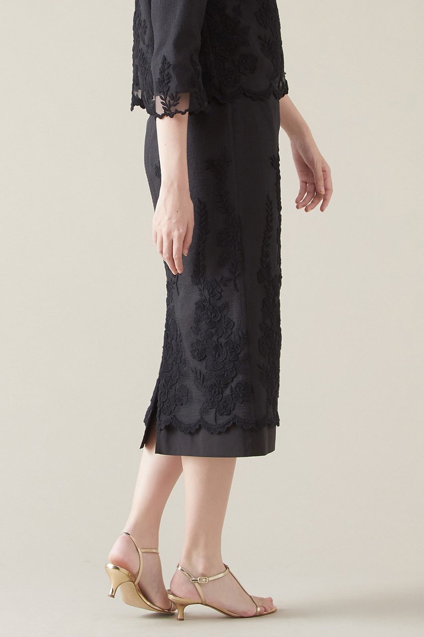 【マルティニーク/martinique】のリップルオーガンジー刺繍タイトスカート 人気、トレンドファッション・服の通販 founy(ファニー) 　ファッション　Fashion　レディースファッション　Fashion for Women　スカート　Skirts　タイトスカート　Pencil Skirt, Tight Skirt　タフタ　Taffeta, Structured Fabric　フラワー　Flower, Floral　ワッシャー　Washer, Crinkled Finish　other-2|ID: prp329100004607510 ipo3291000000032895627