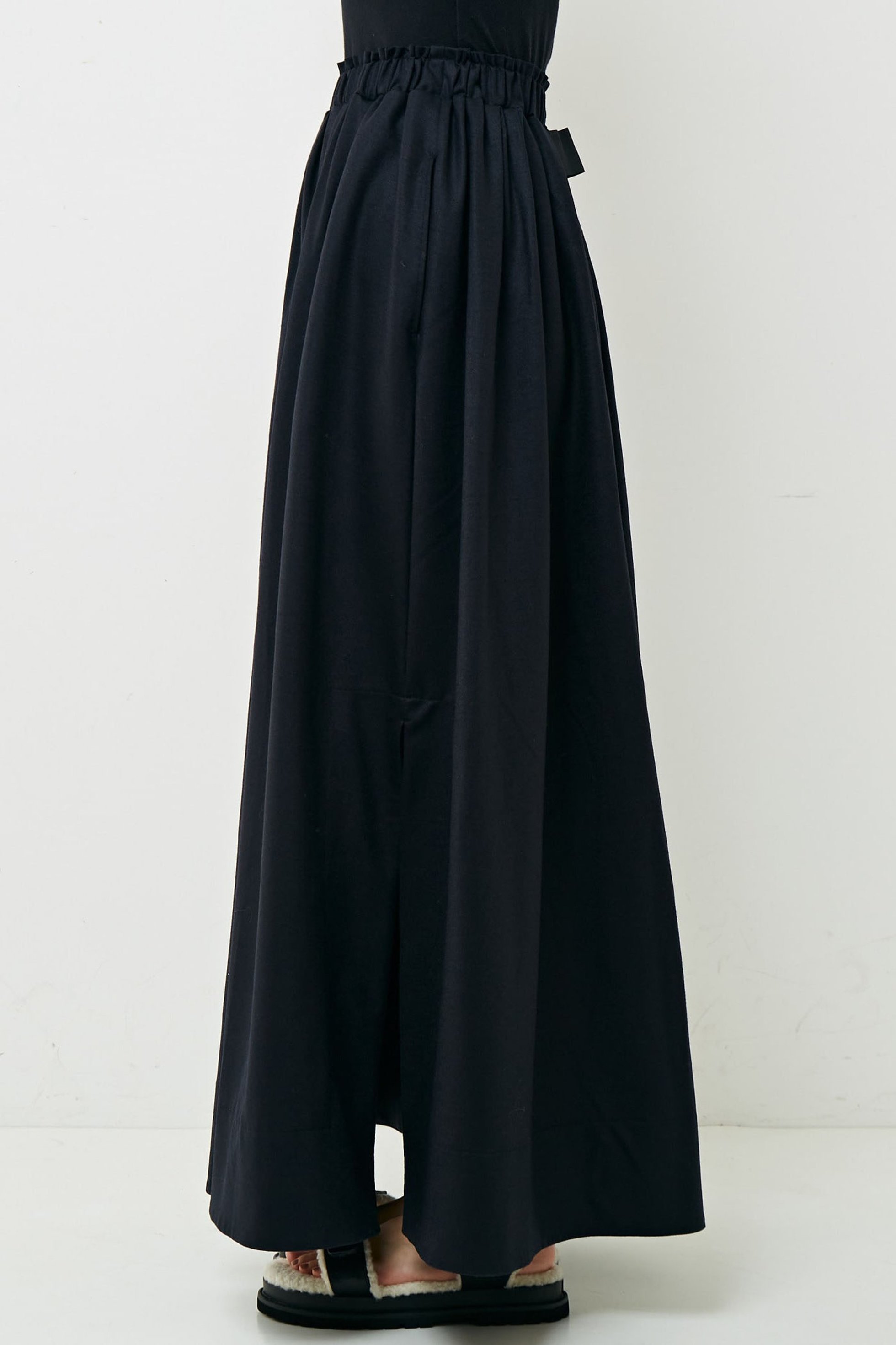 【マルティニーク/martinique】の【COGTHEBIGSMOKE】IDA LONG SKIRT 人気、トレンドファッション・服の通販 founy(ファニー) 　ファッション　Fashion　レディースファッション　Fashion for Women　スカート　Skirts　ロングスカート　Long Skirts / Maxi & Midi Skirts　ギャザー　Gathered, Ruffled　コレクション　Collection, Seasonal Line　スリット　Slit, Slit Detail　セットアップ　Set-Up, Coordinated Outfit　トレンド　Trend, Trending Now　ドレス　Dress, One-Piece　リアル　Real, Realistic　ロング　Long, Long-Length　ロンドン　London Style, British Inspired　おすすめ　Recommended / Our Picks　日本製　Made In Japan　other-8|ID: prp329100004607844 ipo3291000000032910220
