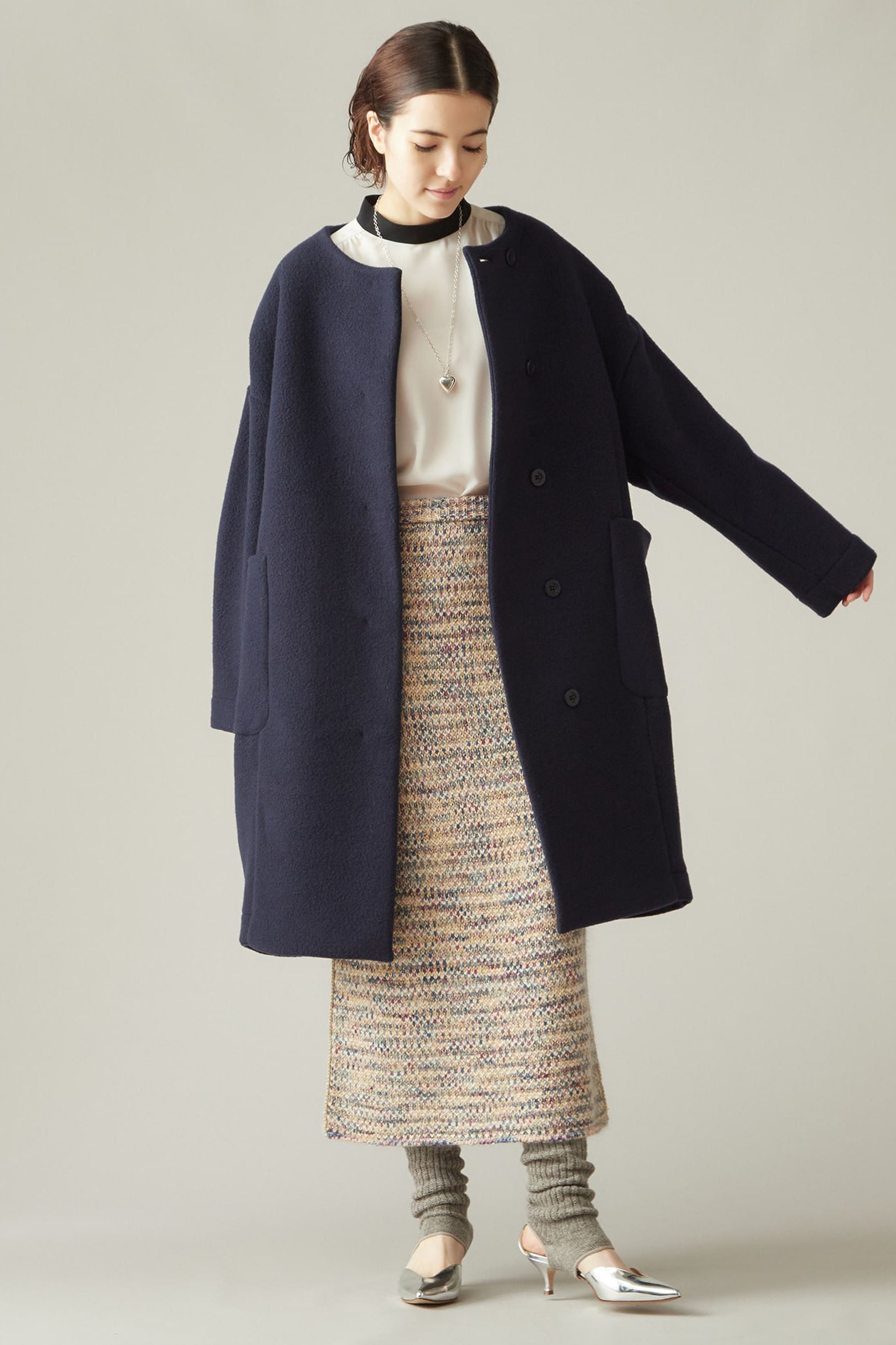 【マルティニーク/martinique】の【COGTHEBIGSMOKE】EMILY ROUND NECK COAT 人気、トレンドファッション・服の通販 founy(ファニー) 　ファッション　Fashion　レディースファッション　Fashion for Women　アウター　Coat / Outerwear Collection　コート・ロングコート・ピーコート　Long Coats, Peacoats & More　カッティング　Cutting Detail　コレクション　Collection, Seasonal Line　トレンド　Trend, Trending Now　パッチ　Patch, Appliqué　ブランケット　Blanket, Throw Blanket　ポケット　Pocket, Pocket Detail　リアル　Real, Realistic　ロング　Long, Long-Length　ロンドン　London Style, British Inspired　日本製　Made In Japan　other-2|ID: prp329100004607887 ipo3291000000032911921