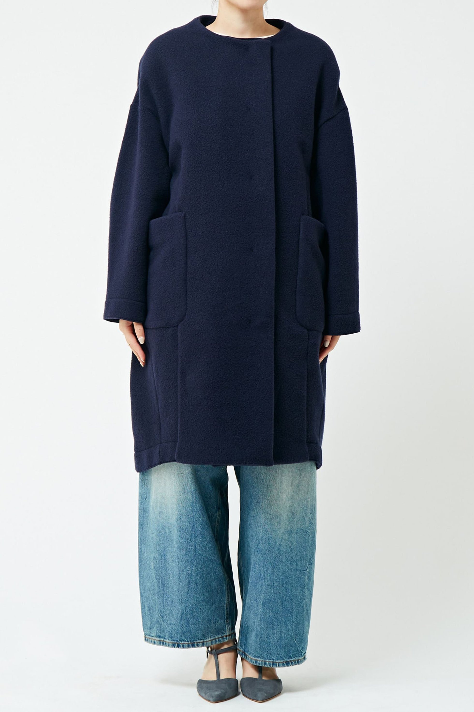 【マルティニーク/martinique】の【COGTHEBIGSMOKE】EMILY ROUND NECK COAT 人気、トレンドファッション・服の通販 founy(ファニー) 　ファッション　Fashion　レディースファッション　Fashion for Women　アウター　Coat / Outerwear Collection　コート・ロングコート・ピーコート　Long Coats, Peacoats & More　カッティング　Cutting Detail　コレクション　Collection, Seasonal Line　トレンド　Trend, Trending Now　パッチ　Patch, Appliqué　ブランケット　Blanket, Throw Blanket　ポケット　Pocket, Pocket Detail　リアル　Real, Realistic　ロング　Long, Long-Length　ロンドン　London Style, British Inspired　日本製　Made In Japan　other-5|ID: prp329100004607887 ipo3291000000032911960