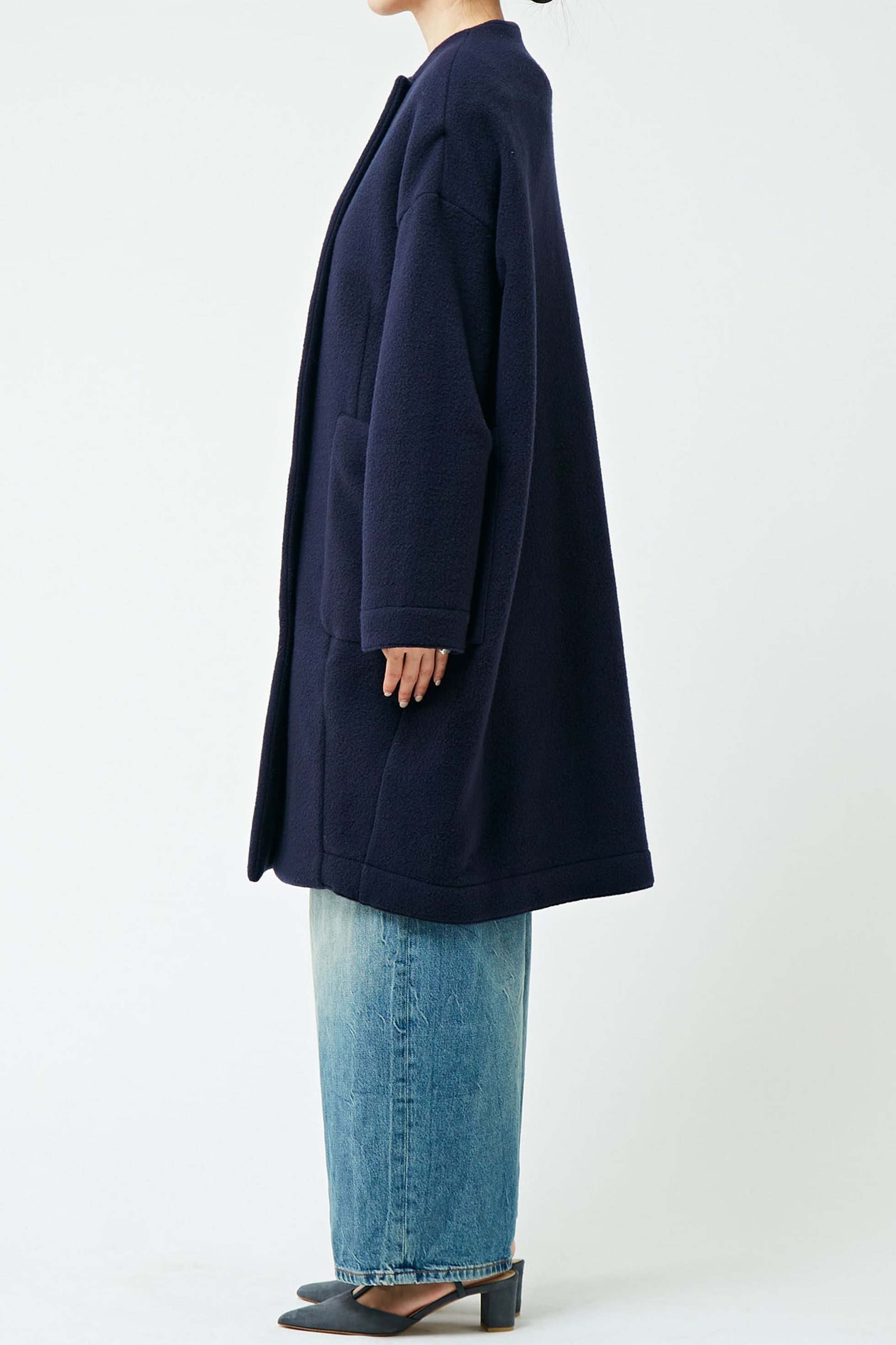 【マルティニーク/martinique】の【COGTHEBIGSMOKE】EMILY ROUND NECK COAT 人気、トレンドファッション・服の通販 founy(ファニー) 　ファッション　Fashion　レディースファッション　Fashion for Women　アウター　Coat / Outerwear Collection　コート・ロングコート・ピーコート　Long Coats, Peacoats & More　カッティング　Cutting Detail　コレクション　Collection, Seasonal Line　トレンド　Trend, Trending Now　パッチ　Patch, Appliqué　ブランケット　Blanket, Throw Blanket　ポケット　Pocket, Pocket Detail　リアル　Real, Realistic　ロング　Long, Long-Length　ロンドン　London Style, British Inspired　日本製　Made In Japan　other-6|ID: prp329100004607887 ipo3291000000032911974