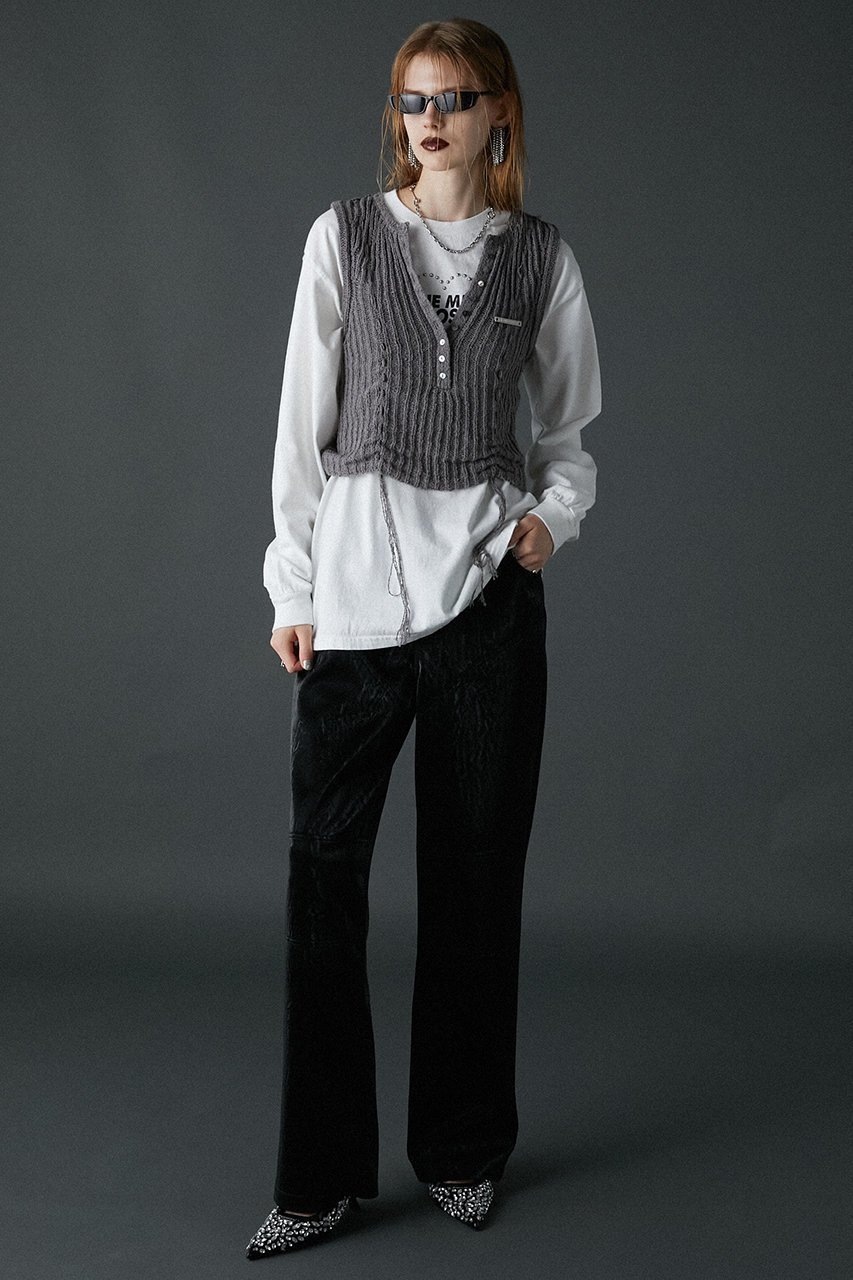 【プランク プロジェクト/PRANK PROJECT】のハートスタッズロゴロンTEEHeart Studs Logo Long TEE 人気、トレンドファッション・服の通販 founy(ファニー) 　ファッション　Fashion　レディースファッション　Fashion for Women　トップス・カットソー　Cut & Sew Tops　シャツ・ブラウス・オフィスカジュアル　Elegant Blouses & Button-Ups　ロングTシャツ・Tシャツ　Longline T-Shirts & Tees　カットソー・ベーシックTシャツ　Cut-and-Sewn Tops / Stretch Tees & Basics　スリーブ　Sleeve, Long Sleeve / Short Sleeve　ベーシック　Basic, Essential　モチーフ　Motif, Design Theme　ロング　Long, Long-Length　ヴィンテージ　Vintage Style　other-6|ID: prp329100004607961 ipo3291000000032916394