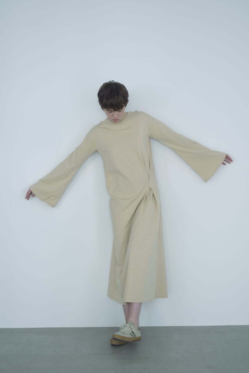 【ウーア/Uhr】のフレアスリーブ ドレス 人気、トレンドファッション・服の通販 founy(ファニー) 　ファッション　Fashion　レディースファッション　Fashion for Women　ワンピース　Dresses　フォーマル・パーティードレス・結婚式用ドレス　Elegant & Casual Dresses　チュニック　Tunic Tops & Dresses　アクセサリー　Fashion Accessories　スリーブ　Sleeve, Long Sleeve / Short Sleeve　チュニック　Tunic, Long Top　ドレス　Dress, One-Piece　バランス　Balance, Style Balance　フレア　Flare, Flared　ベーシック　Basic, Essential　ロング　Long, Long-Length　other-8|ID: prp329100004608042 ipo3291000000032919129