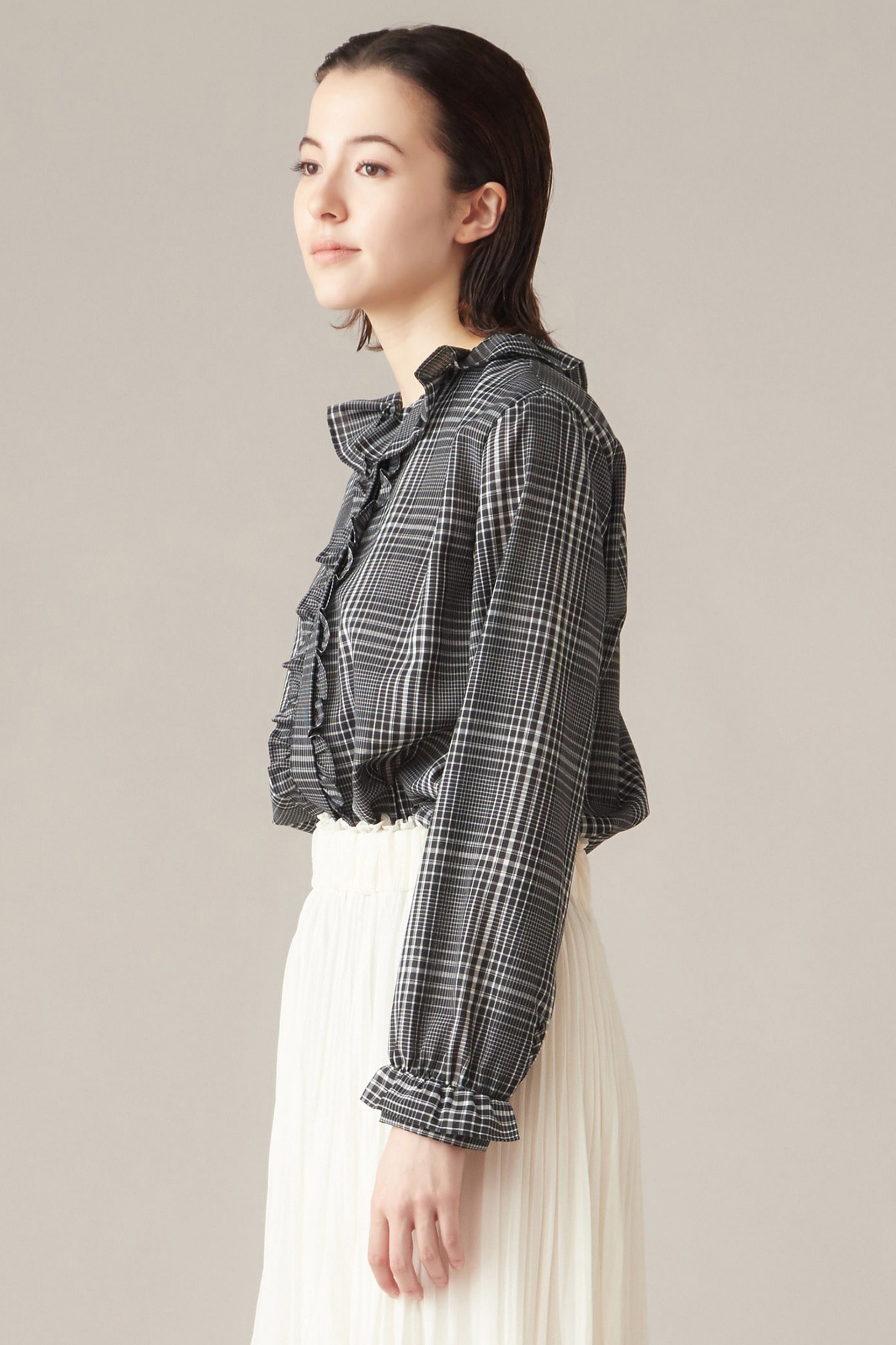 【マルティニーク/martinique】のラッフルブラウス 人気、トレンドファッション・服の通販 founy(ファニー) 　ファッション　Fashion　レディースファッション　Fashion for Women　トップス・カットソー　Cut & Sew Tops　シャツ・ブラウス・オフィスカジュアル　Elegant Blouses & Button-Ups　インナー　Innerwear　スリーブ　Sleeve, Long Sleeve / Short Sleeve　チェック　Check, Plaid, Tartan　ツイル　Twist, Twisted Detail　フロント　Front, Front Design　モノトーン　Monotone, Black and White　ロング　Long, Long-Length　無地　Plain, Solid Color　other-4|ID: prp329100004608101 ipo3291000000032921871