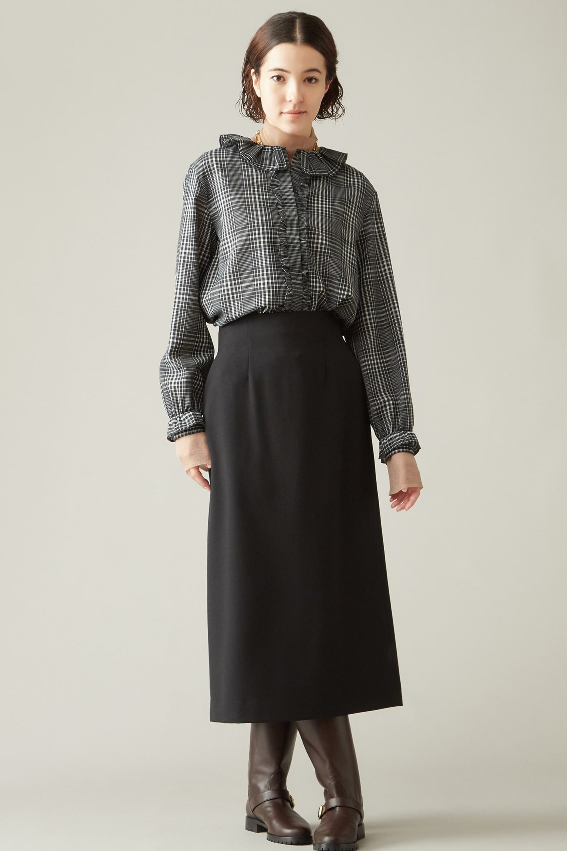 【マルティニーク/martinique】のラッフルブラウス 人気、トレンドファッション・服の通販 founy(ファニー) 　ファッション　Fashion　レディースファッション　Fashion for Women　トップス・カットソー　Cut & Sew Tops　シャツ・ブラウス・オフィスカジュアル　Elegant Blouses & Button-Ups　インナー　Innerwear　スリーブ　Sleeve, Long Sleeve / Short Sleeve　チェック　Check, Plaid, Tartan　ツイル　Twist, Twisted Detail　フロント　Front, Front Design　モノトーン　Monotone, Black and White　ロング　Long, Long-Length　無地　Plain, Solid Color　other-5|ID: prp329100004608101 ipo3291000000032921904