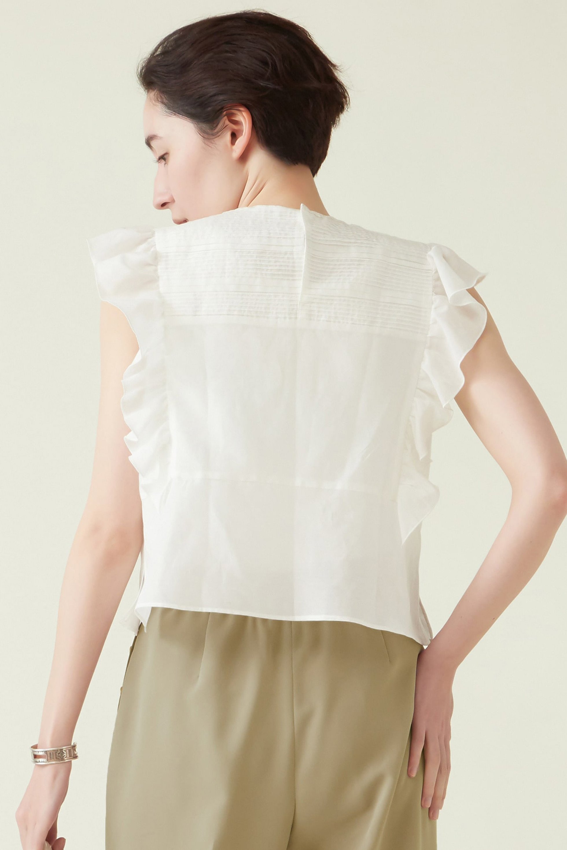 【マルティニーク/martinique】のピンタックブラウス 人気、トレンドファッション・服の通販 founy(ファニー) 　ファッション　Fashion　レディースファッション　Fashion for Women　トップス・カットソー　Cut & Sew Tops　シャツ・ブラウス・オフィスカジュアル　Elegant Blouses & Button-Ups　ショート　Short, Short Length　シルク　Silk, 100% Silk　スリーブ　Sleeve, Long Sleeve / Short Sleeve　ヴィンテージ　Vintage Style　other-3|ID: prp329100004608124 ipo3291000000032922940