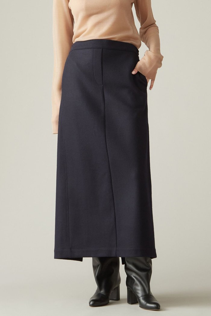 【マルティニーク/martinique】の【COGTHEBIGSMOKE】IRIS STRAIGHT SKIRT インテリア・キッズ・メンズ・レディースファッション・服の通販 founy(ファニー) https://founy.com/ ファッション Fashion レディースファッション Fashion for Women スカート Skirts ロングスカート Long Skirts / Maxi & Midi Skirts コレクション Collection, Seasonal Line スリット Slit, Slit Detail センター Center, Center Line トレンド Trend, Trending Now パッチ Patch, Appliqué フィット Fit, Slim Fit ポケット Pocket, Pocket Detail メルトン Melton, Heavy Wool リアル Real, Realistic ロング Long, Long-Length ロンドン London Style, British Inspired 日本製 Made In Japan |ID: prp329100004608170 ipo3291000000032925110