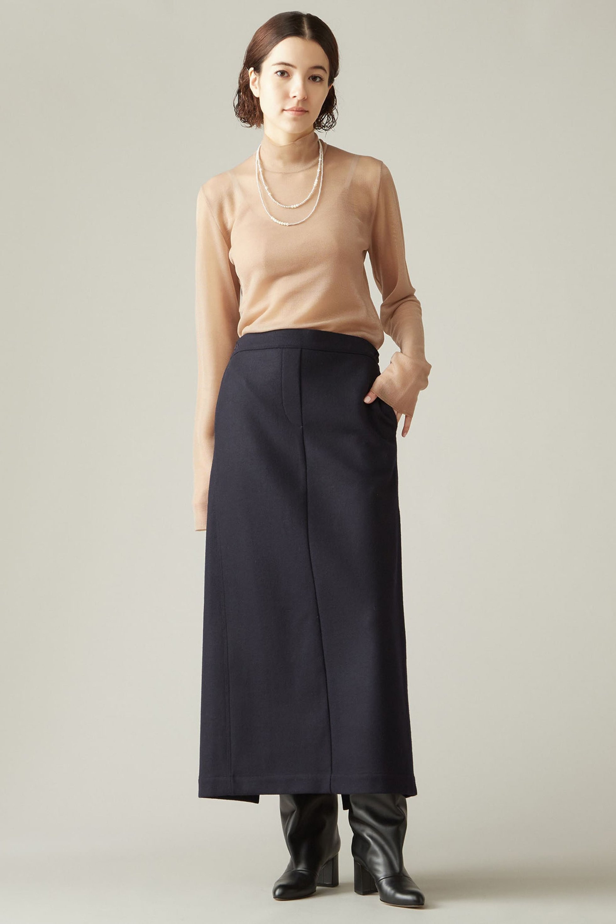 【マルティニーク/martinique】の【COGTHEBIGSMOKE】IRIS STRAIGHT SKIRT 人気、トレンドファッション・服の通販 founy(ファニー) 　ファッション　Fashion　レディースファッション　Fashion for Women　スカート　Skirts　ロングスカート　Long Skirts / Maxi & Midi Skirts　コレクション　Collection, Seasonal Line　スリット　Slit, Slit Detail　センター　Center, Center Line　トレンド　Trend, Trending Now　パッチ　Patch, Appliqué　フィット　Fit, Slim Fit　ポケット　Pocket, Pocket Detail　メルトン　Melton, Heavy Wool　リアル　Real, Realistic　ロング　Long, Long-Length　ロンドン　London Style, British Inspired　日本製　Made In Japan　other-3|ID: prp329100004608170 ipo3291000000032925197
