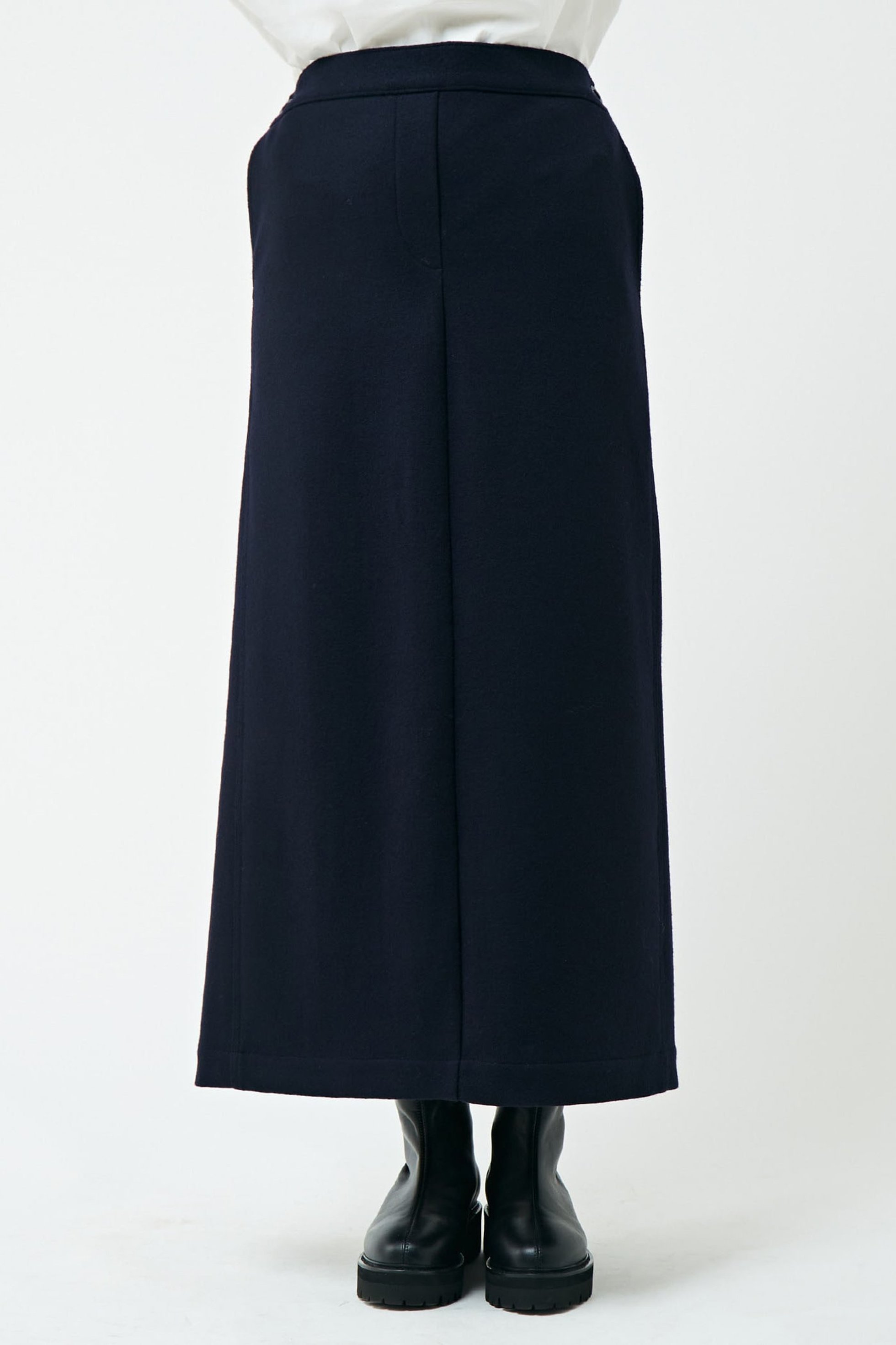 【マルティニーク/martinique】の【COGTHEBIGSMOKE】IRIS STRAIGHT SKIRT 人気、トレンドファッション・服の通販 founy(ファニー) 　ファッション　Fashion　レディースファッション　Fashion for Women　スカート　Skirts　ロングスカート　Long Skirts / Maxi & Midi Skirts　コレクション　Collection, Seasonal Line　スリット　Slit, Slit Detail　センター　Center, Center Line　トレンド　Trend, Trending Now　パッチ　Patch, Appliqué　フィット　Fit, Slim Fit　ポケット　Pocket, Pocket Detail　メルトン　Melton, Heavy Wool　リアル　Real, Realistic　ロング　Long, Long-Length　ロンドン　London Style, British Inspired　日本製　Made In Japan　other-6|ID: prp329100004608170 ipo3291000000032925290