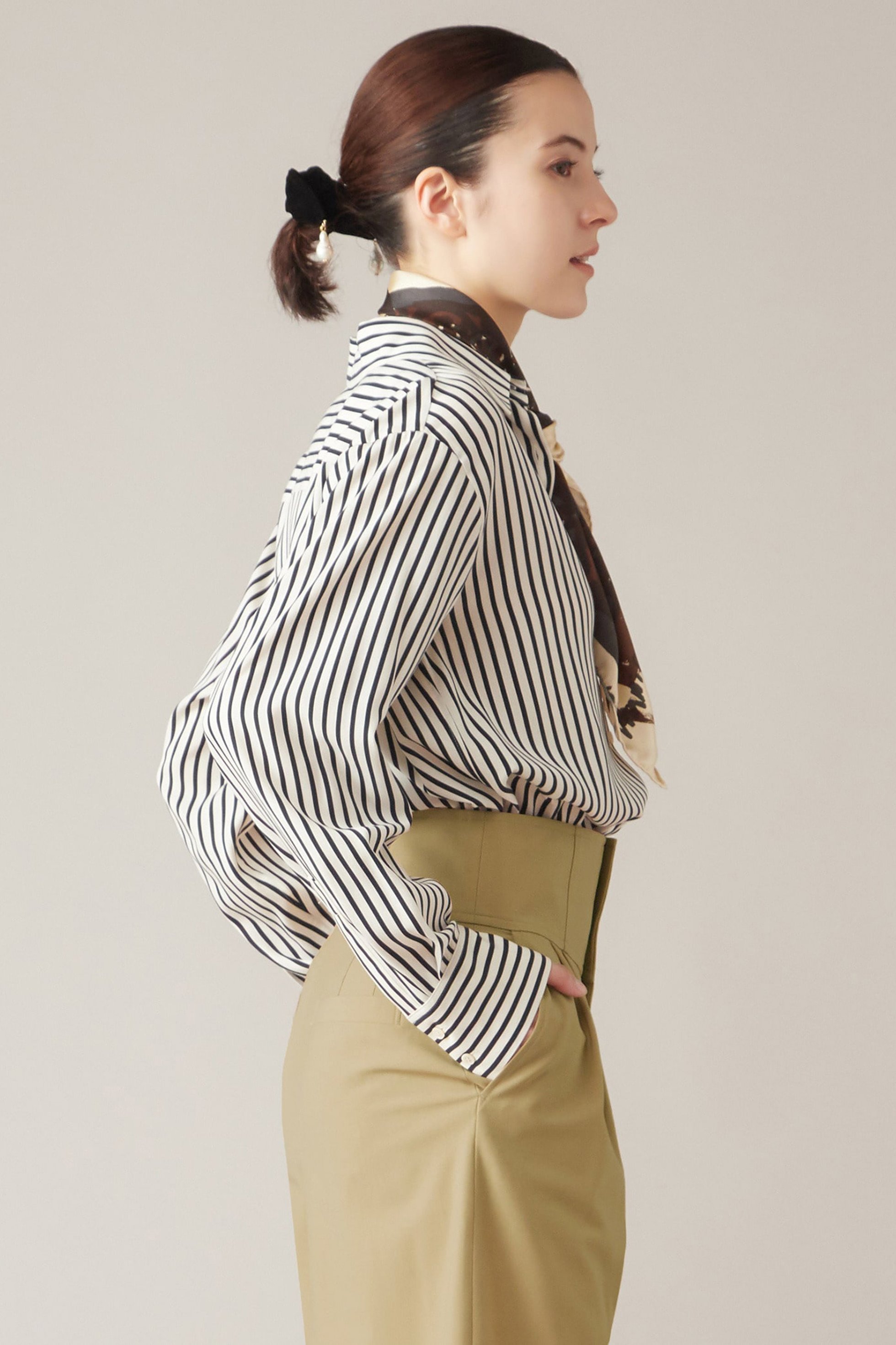 【マルティニーク/martinique】のレギュラーカラーブラウス 人気、トレンドファッション・服の通販 founy(ファニー) 　ファッション　Fashion　レディースファッション　Fashion for Women　トップス・カットソー　Cut & Sew Tops　シャツ・ブラウス・オフィスカジュアル　Elegant Blouses & Button-Ups　おすすめ　Recommended / Our Picks　とろみ　Fluid, Flowy Fabric　インナー　Innerwear　キュプラ　Cupro, Eco Fabric　サテン　Satin, Glossy Fabric　シンプル　Simple, Minimal　ジャケット　Jacket, Outerwear　ストライプ　Stripe, Striped Pattern　スリーブ　Sleeve, Long Sleeve / Short Sleeve　タートルネック　Turtleneck, High Neck　プリント　Print, Printed Pattern　レギュラー　Regular, Standard Fit　ロング　Long, Long-Length　別注　Limited Edition, Custom Order　other-2|ID: prp329100004608191 ipo3291000000032926216
