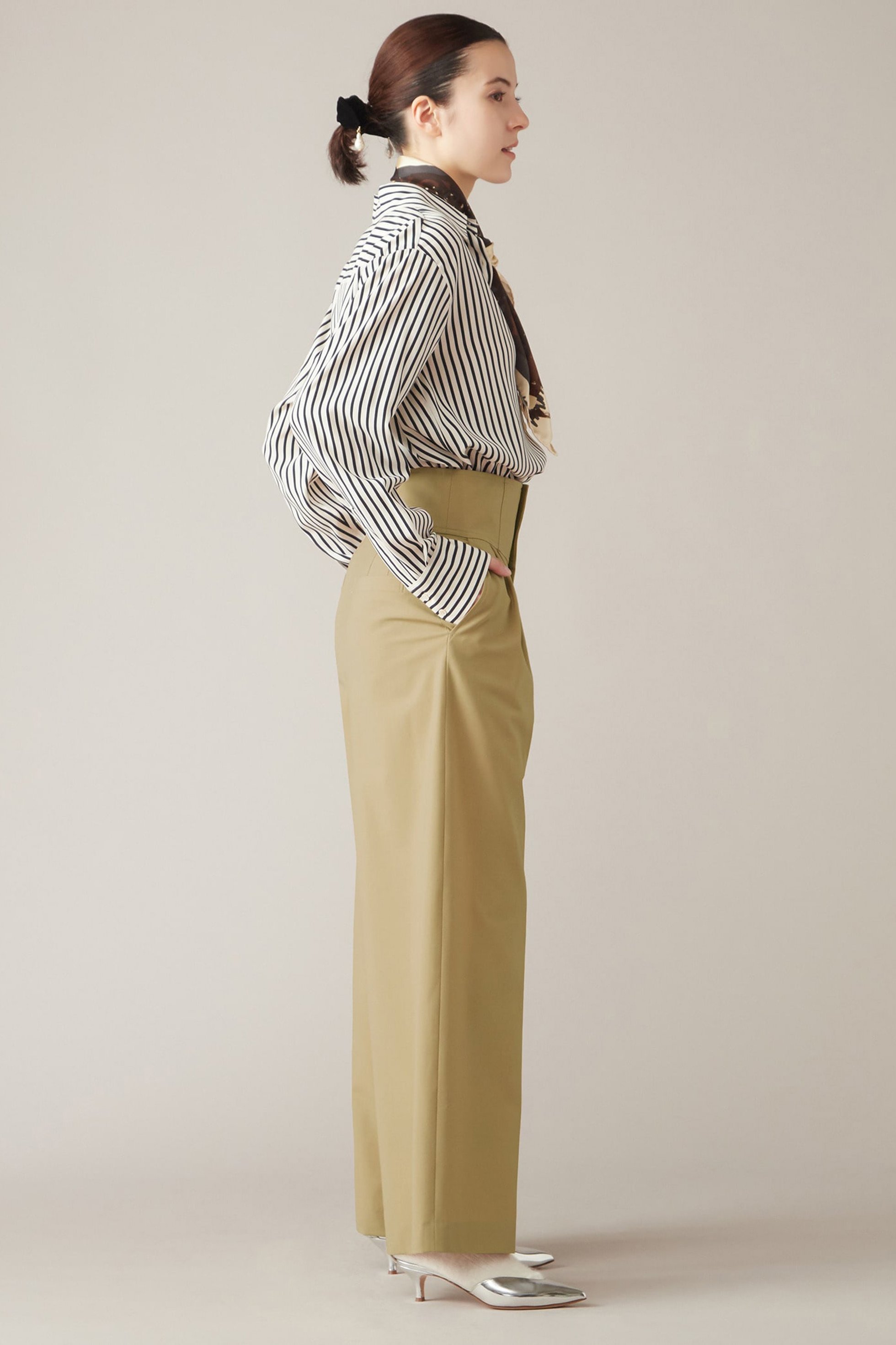 【マルティニーク/martinique】のレギュラーカラーブラウス 人気、トレンドファッション・服の通販 founy(ファニー) 　ファッション　Fashion　レディースファッション　Fashion for Women　トップス・カットソー　Cut & Sew Tops　シャツ・ブラウス・オフィスカジュアル　Elegant Blouses & Button-Ups　おすすめ　Recommended / Our Picks　とろみ　Fluid, Flowy Fabric　インナー　Innerwear　キュプラ　Cupro, Eco Fabric　サテン　Satin, Glossy Fabric　シンプル　Simple, Minimal　ジャケット　Jacket, Outerwear　ストライプ　Stripe, Striped Pattern　スリーブ　Sleeve, Long Sleeve / Short Sleeve　タートルネック　Turtleneck, High Neck　プリント　Print, Printed Pattern　レギュラー　Regular, Standard Fit　ロング　Long, Long-Length　別注　Limited Edition, Custom Order　other-5|ID: prp329100004608191 ipo3291000000032926311