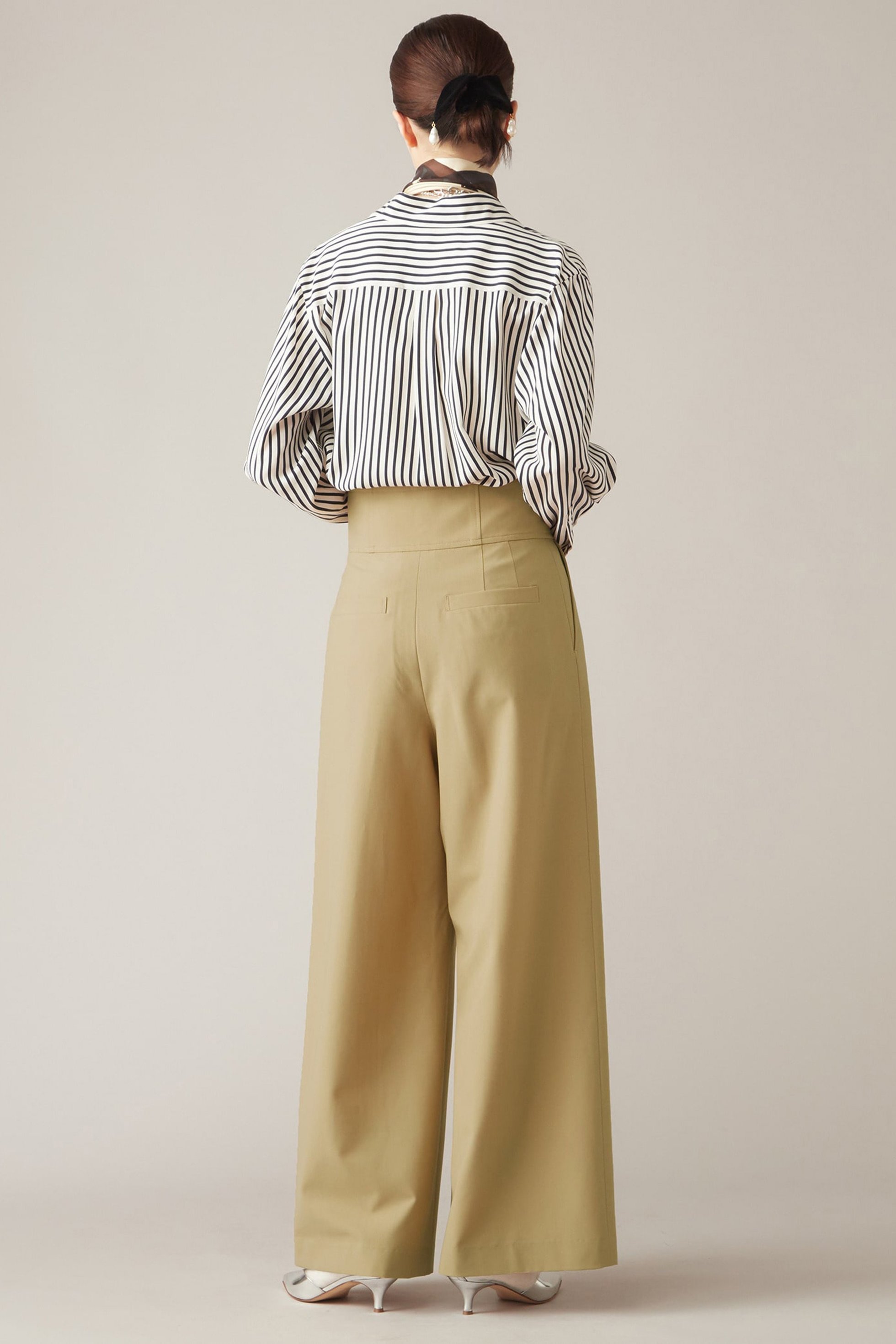 【マルティニーク/martinique】のレギュラーカラーブラウス 人気、トレンドファッション・服の通販 founy(ファニー) 　ファッション　Fashion　レディースファッション　Fashion for Women　トップス・カットソー　Cut & Sew Tops　シャツ・ブラウス・オフィスカジュアル　Elegant Blouses & Button-Ups　おすすめ　Recommended / Our Picks　とろみ　Fluid, Flowy Fabric　インナー　Innerwear　キュプラ　Cupro, Eco Fabric　サテン　Satin, Glossy Fabric　シンプル　Simple, Minimal　ジャケット　Jacket, Outerwear　ストライプ　Stripe, Striped Pattern　スリーブ　Sleeve, Long Sleeve / Short Sleeve　タートルネック　Turtleneck, High Neck　プリント　Print, Printed Pattern　レギュラー　Regular, Standard Fit　ロング　Long, Long-Length　別注　Limited Edition, Custom Order　other-6|ID: prp329100004608191 ipo3291000000032926343