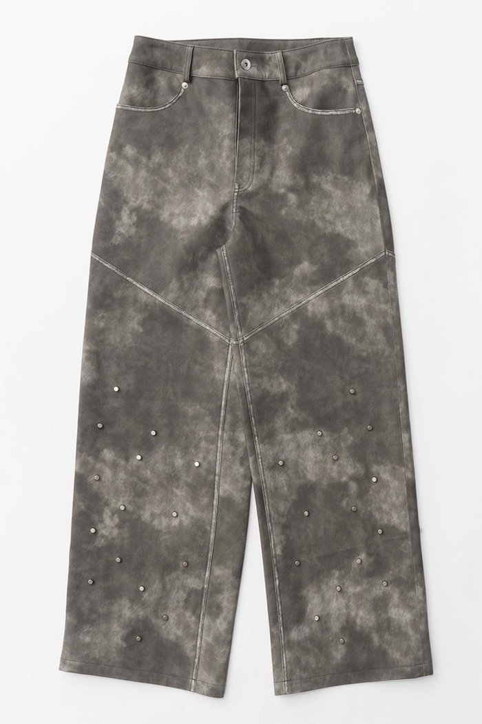 【メゾンスペシャル/MAISON SPECIAL】のStuds faux Leather Straight Pants/スタッズフェイクレザーストレートパンツ インテリア・キッズ・メンズ・レディースファッション・服の通販 founy(ファニー) https://founy.com/ ファッション Fashion レディースファッション Fashion for Women パンツ Pants & Trousers おすすめ Recommended / Our Picks クール Cool, Chic シンプル Simple, Minimal スタッズ Studs, Metal Accents ストレート Straight, Straight Cut フェイクレザー Faux Leather, PU Leather |ID: prp329100004608257 ipo3291000000036023006