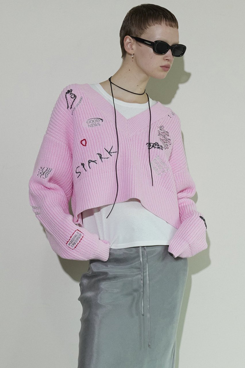 【メゾンスペシャル/MAISON SPECIAL】のV-neck Embroidery Knitwear/Vネックエンブロイダリーニット 人気、トレンドファッション・服の通販 founy(ファニー) 　ファッション　Fashion　レディースファッション　Fashion for Women　トップス・カットソー　Cut & Sew Tops　ニット　Knit Tops & Sweaters　カジュアルプルオーバー・ニットトップス　Pullovers & Knit Tops / Casual Pullovers　Vネックトップス　V-Neck Tops / V-Cut Neckline Shirts　おすすめ　Recommended / Our Picks　グラフィック　Graphic, Graphic Design　other-7|ID: prp329100004608287 ipo3291000000032931526