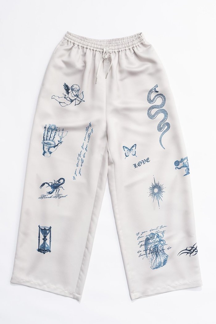 【プランク プロジェクト/PRANK PROJECT】のTATOOプリントパンツ/TATOO Printed Pants インテリア・キッズ・メンズ・レディースファッション・服の通販 founy(ファニー) https://founy.com/ ファッション Fashion レディースファッション Fashion for Women パンツ Pants & Trousers サテン Satin, Glossy Fabric ダブル Double, Double-Breasted プリント Print, Printed Pattern モチーフ Motif, Design Theme リラックス Relax, Relaxed Fit ヴィンテージ Vintage Style |ID: prp329100004608329 ipo3291000000032933566