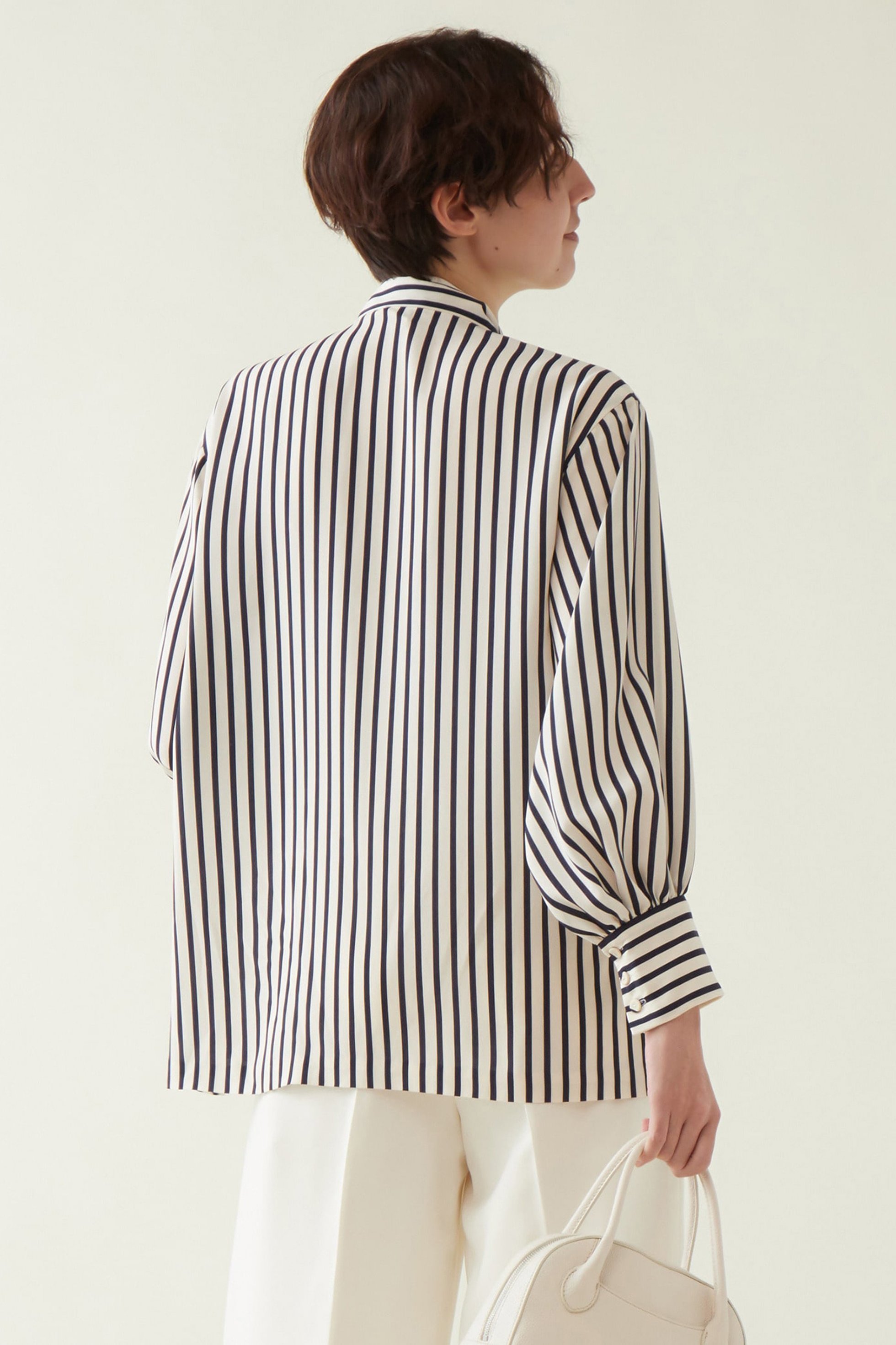 【マルティニーク/martinique】のストライプボウタイブラウス 人気、トレンドファッション・服の通販 founy(ファニー) 　ファッション　Fashion　レディースファッション　Fashion for Women　トップス・カットソー　Cut & Sew Tops　シャツ・ブラウス・オフィスカジュアル　Elegant Blouses & Button-Ups　ストライプ　Stripe, Striped Pattern　スリーブ　Sleeve, Long Sleeve / Short Sleeve　プリント　Print, Printed Pattern　ロング　Long, Long-Length　エレガント 上品　Elegant　other-2|ID: prp329100004608355 ipo3291000000032934726