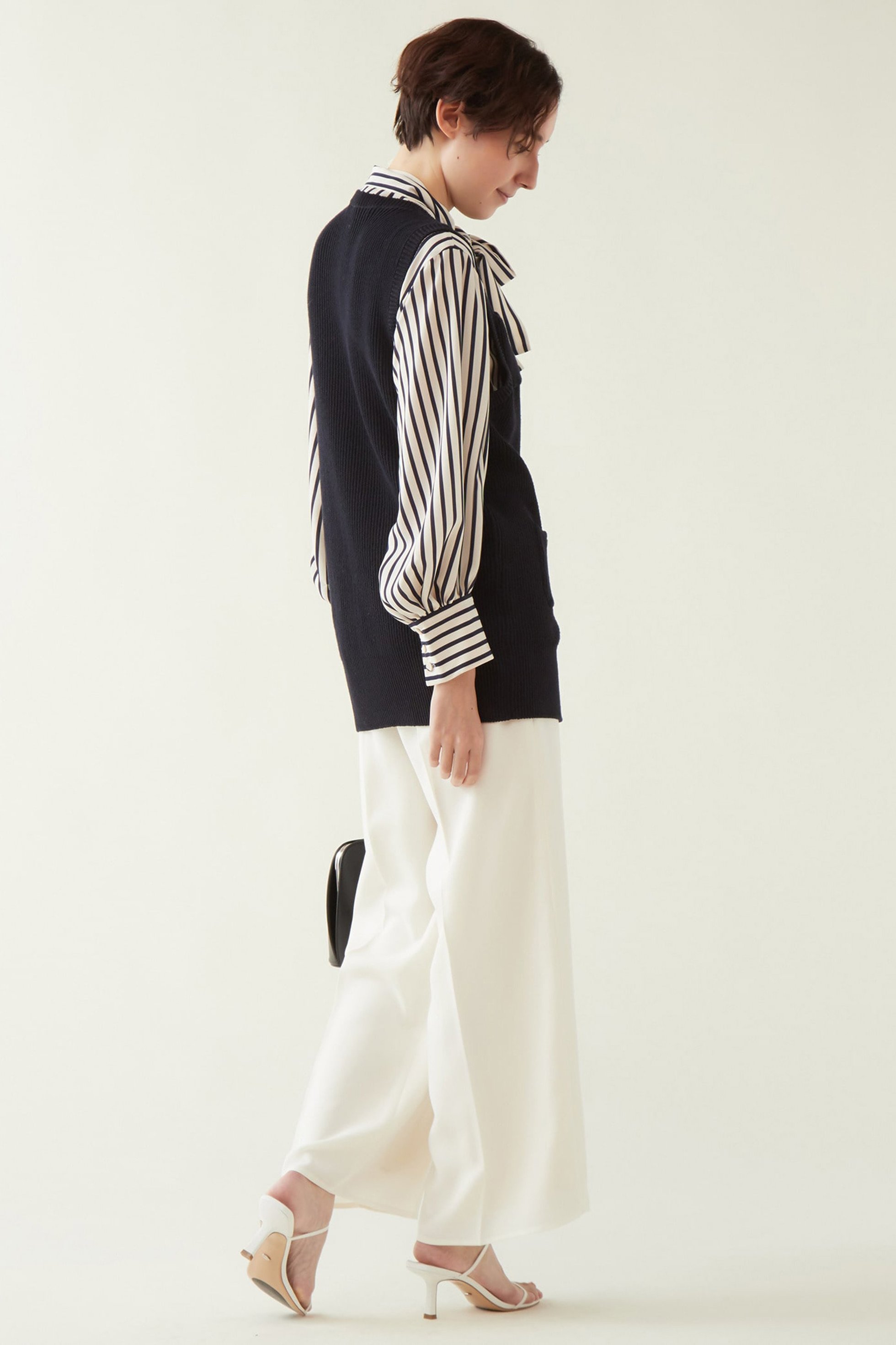 【マルティニーク/martinique】のストライプボウタイブラウス 人気、トレンドファッション・服の通販 founy(ファニー) 　ファッション　Fashion　レディースファッション　Fashion for Women　トップス・カットソー　Cut & Sew Tops　シャツ・ブラウス・オフィスカジュアル　Elegant Blouses & Button-Ups　ストライプ　Stripe, Striped Pattern　スリーブ　Sleeve, Long Sleeve / Short Sleeve　プリント　Print, Printed Pattern　ロング　Long, Long-Length　エレガント 上品　Elegant　other-4|ID: prp329100004608355 ipo3291000000032934769
