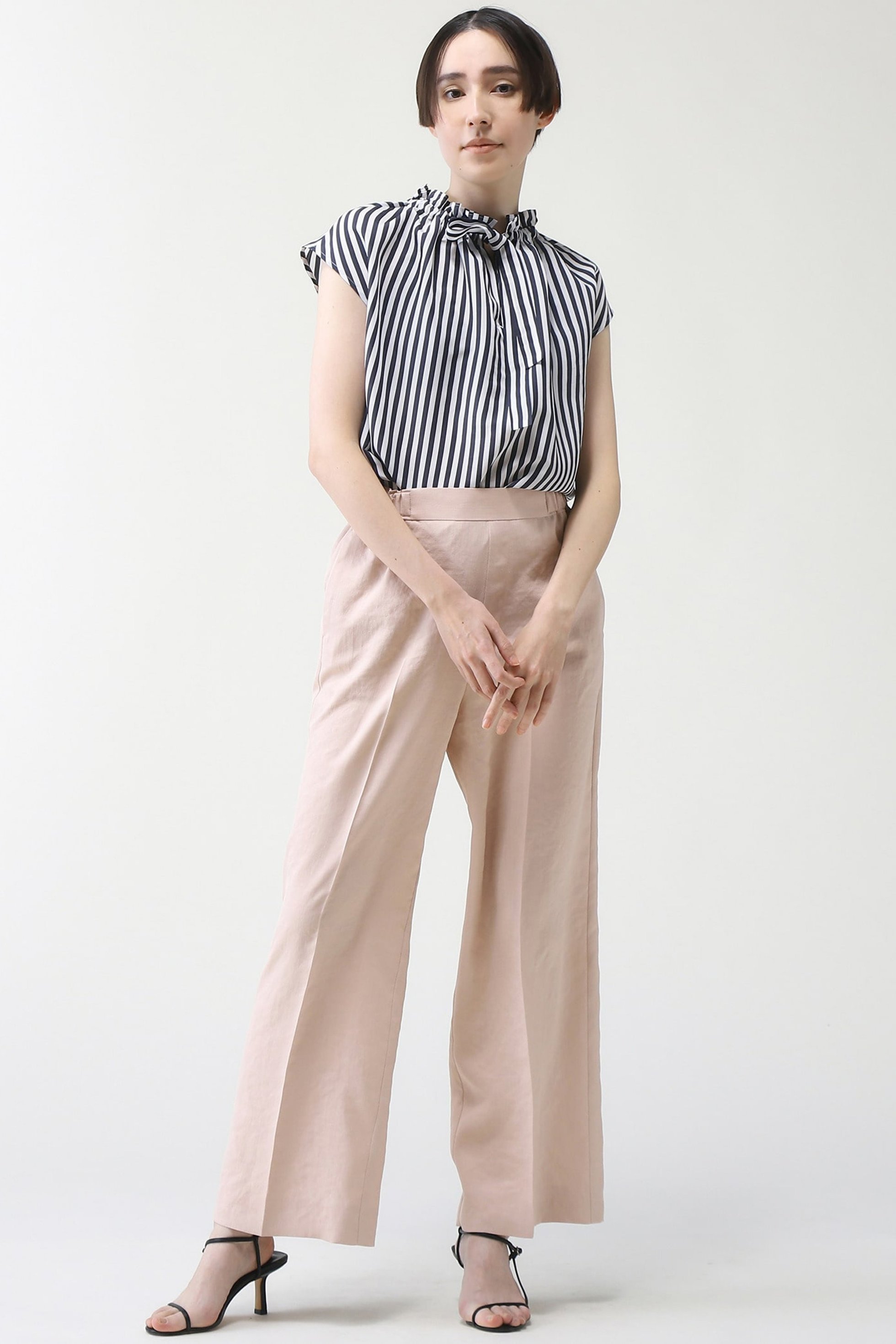 【マルティニーク/martinique】のスタンドフリルカラーブラウス 人気、トレンドファッション・服の通販 founy(ファニー) 　ファッション　Fashion　レディースファッション　Fashion for Women　トップス・カットソー　Cut & Sew Tops　シャツ・ブラウス・オフィスカジュアル　Elegant Blouses & Button-Ups　ショート　Short, Short Length　ジャケット　Jacket, Outerwear　スタンド　Stand Collar, Upright Stand　ストライプ　Stripe, Striped Pattern　スリーブ　Sleeve, Long Sleeve / Short Sleeve　フリル　Frill, Ruffle　無地　Plain, Solid Color　other-4|ID: prp329100004608375 ipo3291000000032935687