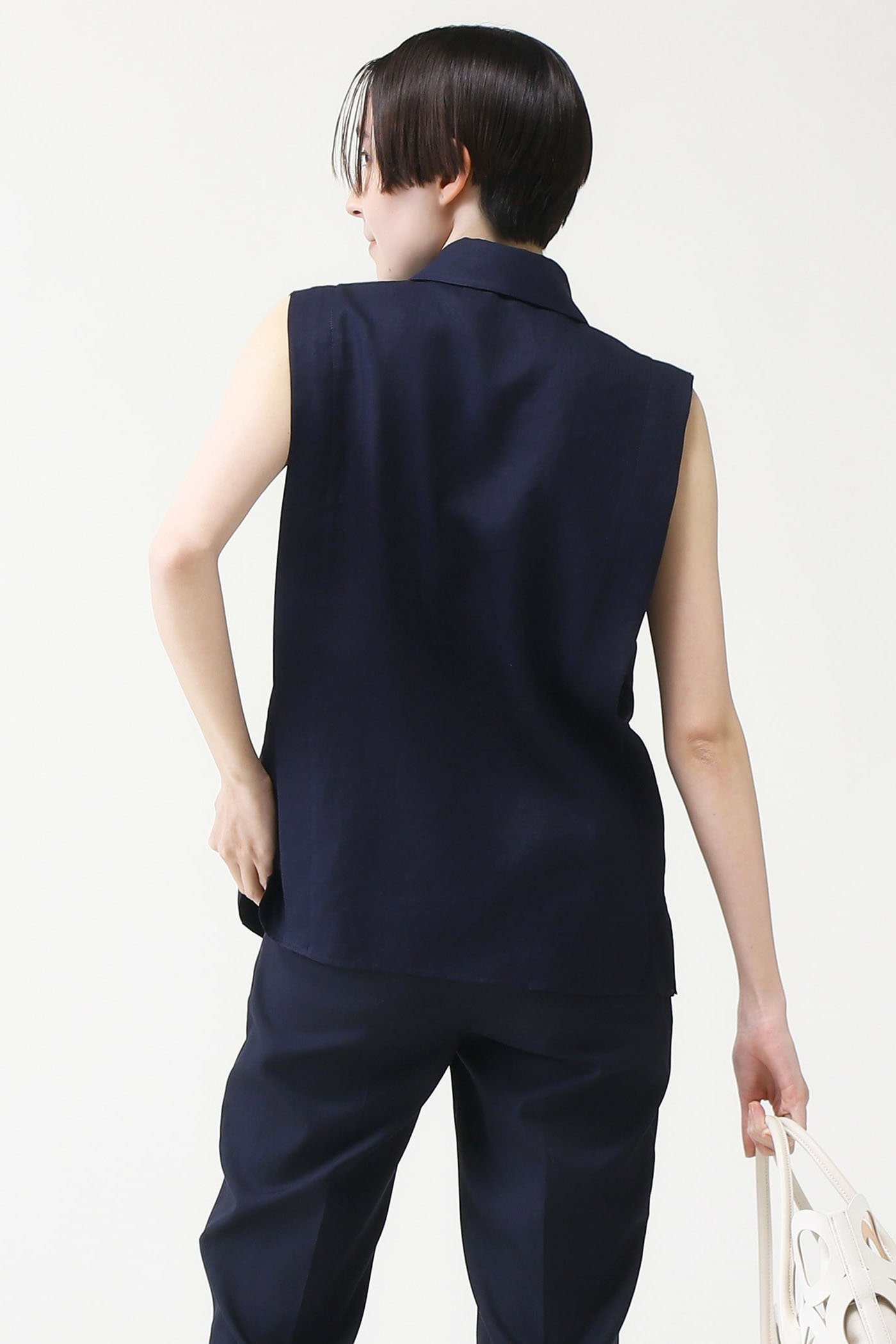 【マルティニーク/martinique】のタックノースリーブブラウス(セットアップ対応可) 人気、トレンドファッション・服の通販 founy(ファニー) 　ファッション　Fashion　レディースファッション　Fashion for Women　トップス・カットソー　Cut & Sew Tops　キャミソール&ノースリーブ　Camisoles & Sleeveless Tops　シャツ・ブラウス・オフィスカジュアル　Elegant Blouses & Button-Ups　おすすめ　Recommended / Our Picks　シルク　Silk, 100% Silk　セットアップ　Set-Up, Coordinated Outfit　ノースリーブ　Sleeveless, No-Sleeve　other-4|ID: prp329100004608381 ipo3291000000032935893