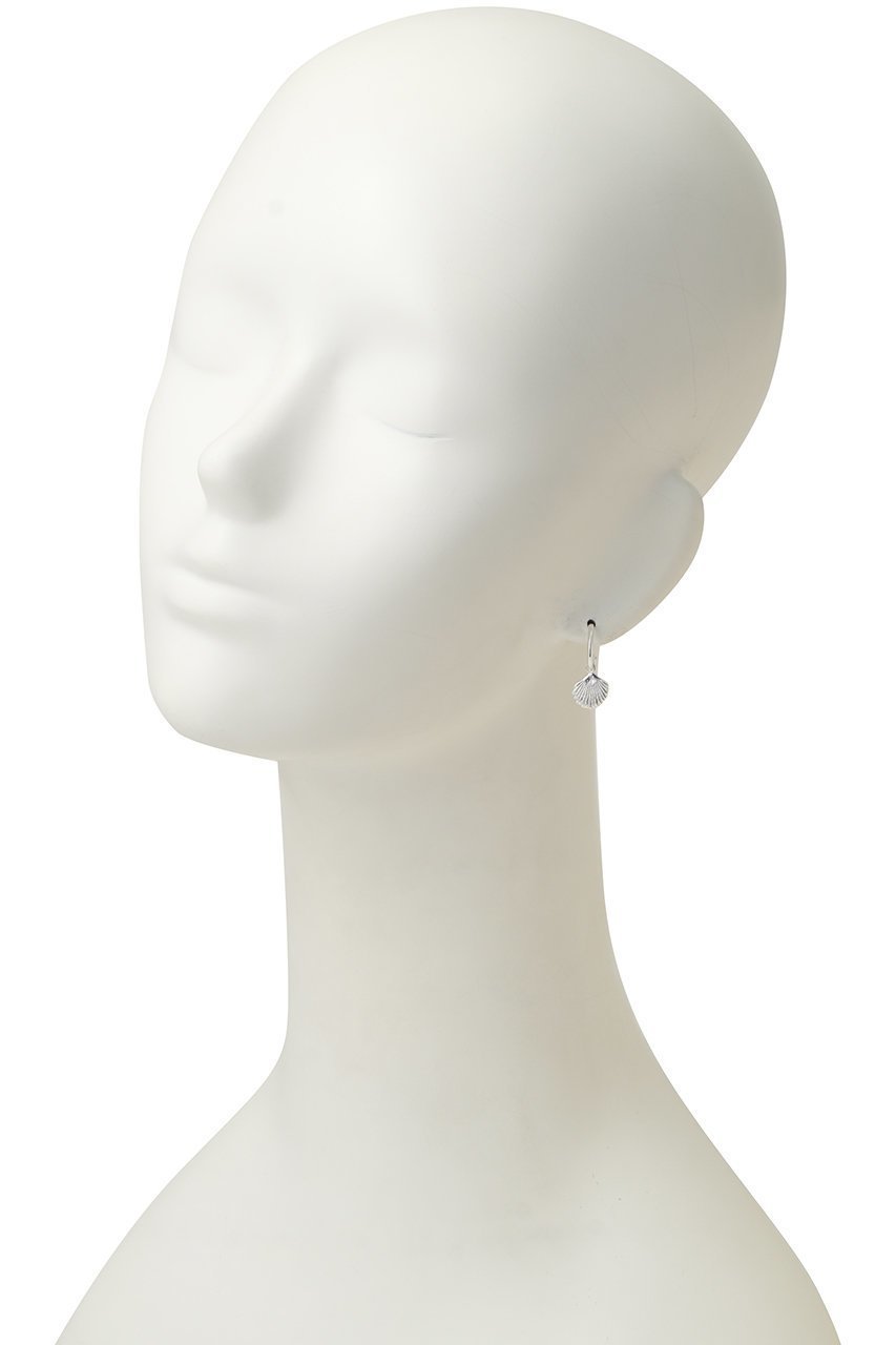【デイジー ロンドン/DAISY LONDON】のShell Drop ピアス 人気、トレンドファッション・服の通販 founy(ファニー) 　ファッション　Fashion　レディースファッション　Fashion for Women　ジュエリー　Jewelry　ファッションリング　Fashion Rings　イヤリング・フープ・ドロップタイプ　Hoop, Drop & Clip Earrings　おすすめ　Recommended / Our Picks　イヤリング　Earrings　イヤーカフ　Ear Cuffs　シルバー　Silver, Metallic Silver　ジュエリー　Jewelry, Accessories　スタイリッシュ　Stylish, Fashionable　モチーフ　Motif, Design Theme　ロンドン　London Style, British Inspired　定番　Standard, Basic Item　other-2|ID: prp329100004608677 ipo3291000000032946797