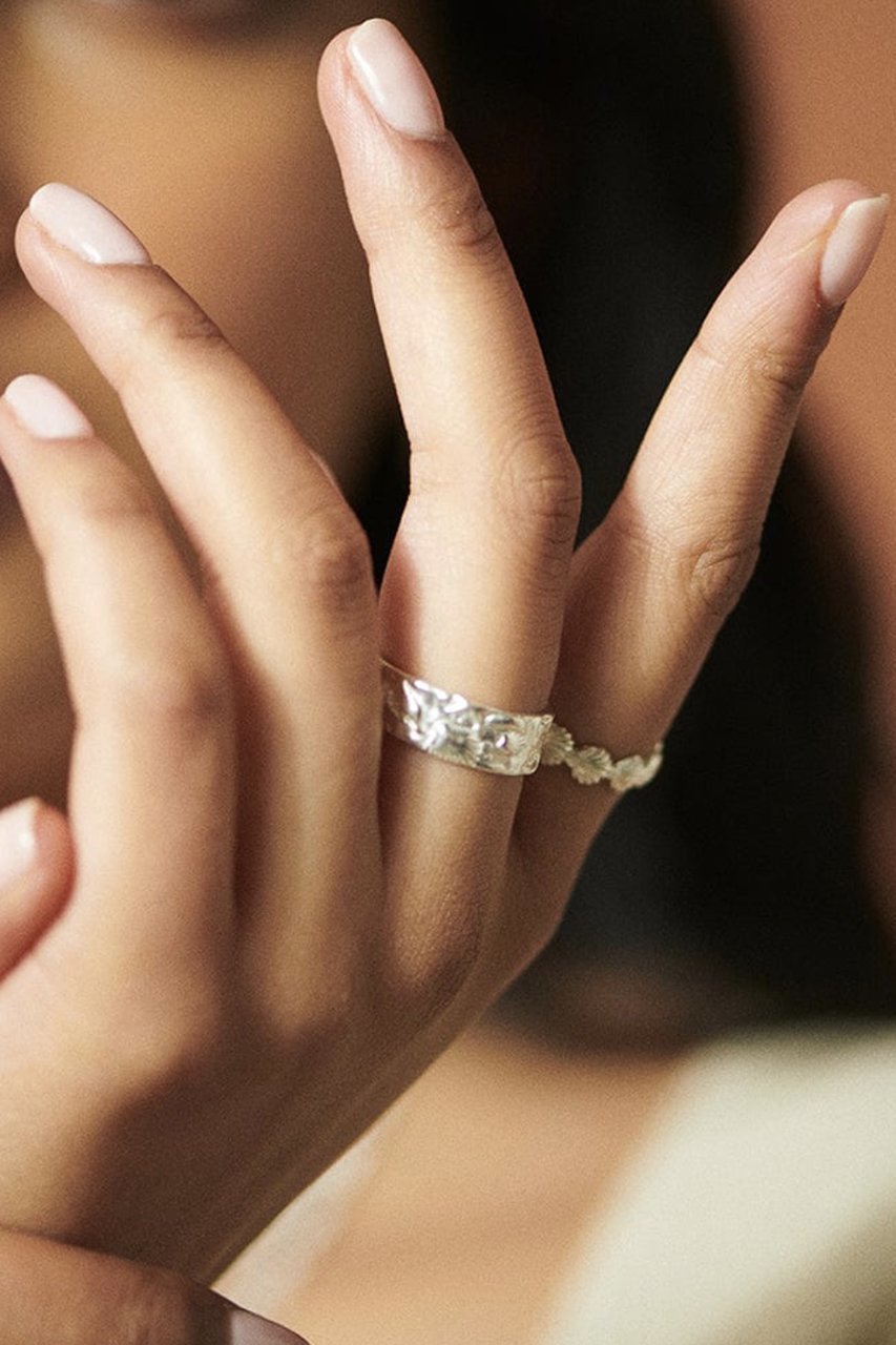 【デイジー ロンドン/DAISY LONDON】のFossil Band リング 人気、トレンドファッション・服の通販 founy(ファニー) 　ファッション　Fashion　レディースファッション　Fashion for Women　ジュエリー　Jewelry　2025年　2025　2025-2026秋冬・A/W　Autumn/Winter 2025–26 AW25–26　シルバー　Silver, Metallic Silver　スタイリッシュ　Stylish, Fashionable　モチーフ　Motif, Design Theme　ロンドン　London Style, British Inspired　A/W・秋冬　Autumn/Winter　other-4|ID: prp329100004608680 ipo3291000000032990228
