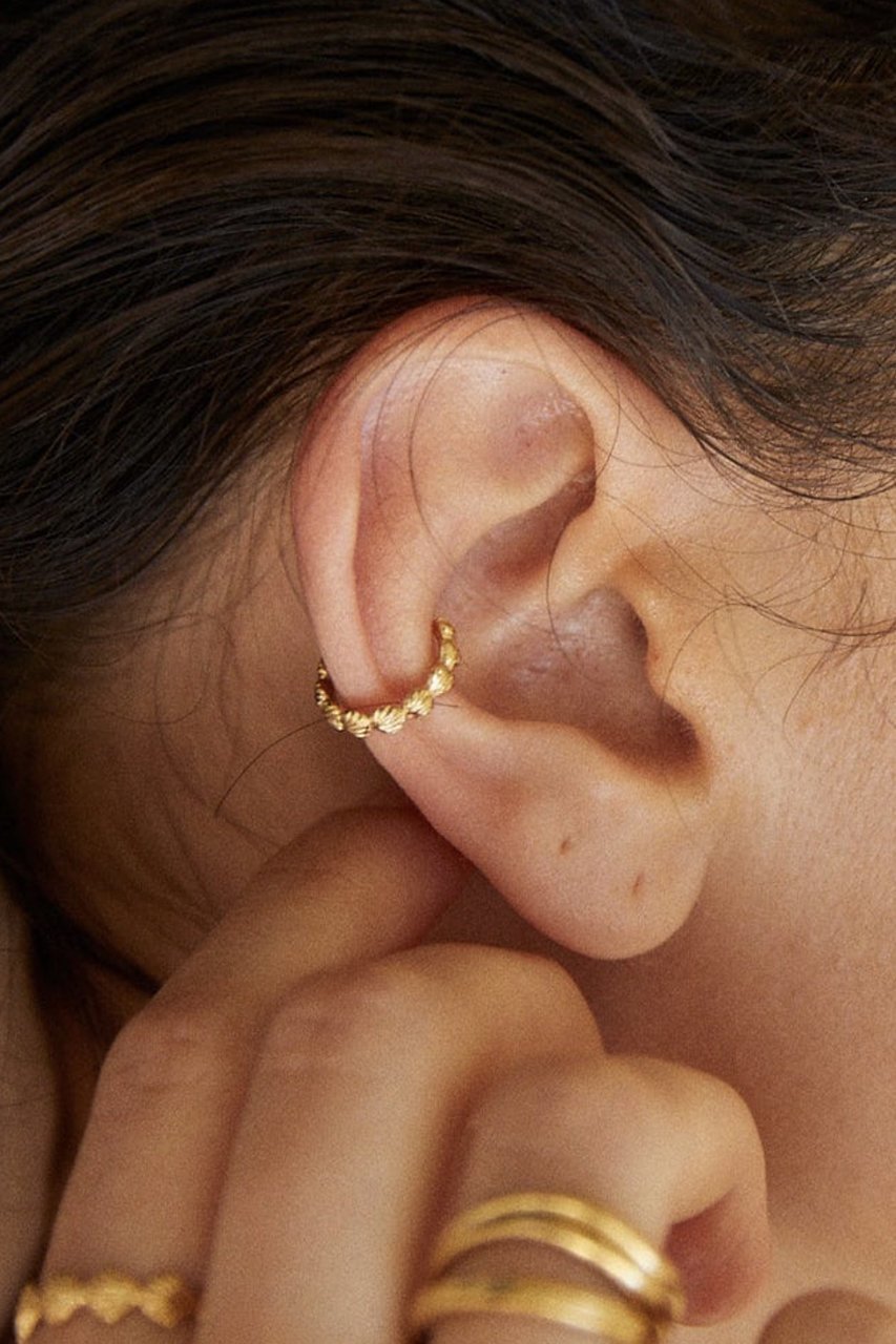 【デイジー ロンドン/DAISY LONDON】のShell イヤーカフ(片耳用) 人気、トレンドファッション・服の通販 founy(ファニー) 　ファッション　Fashion　レディースファッション　Fashion for Women　ジュエリー　Jewelry　ファッションリング　Fashion Rings　イヤリング・フープ・ドロップタイプ　Hoop, Drop & Clip Earrings　イヤリング　Earrings　イヤーカフ　Ear Cuffs　エレガント 上品　Elegant　片耳　One-Ear, Single Earring　other-2|ID: prp329100004608685 ipo3291000000035795060