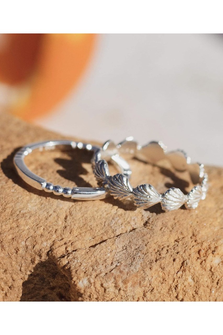 【デイジー ロンドン/DAISY LONDON】のShell Stacking リング 人気、トレンドファッション・服の通販 founy(ファニー) 　ファッション　Fashion　レディースファッション　Fashion for Women　ジュエリー　Jewelry　シルバー　Silver, Metallic Silver　シンプル　Simple, Minimal　ビーチ　Beach, Seaside　モチーフ　Motif, Design Theme　リゾート　Resort, Vacation Style　other-5|ID: prp329100004608686 ipo3291000000036150471