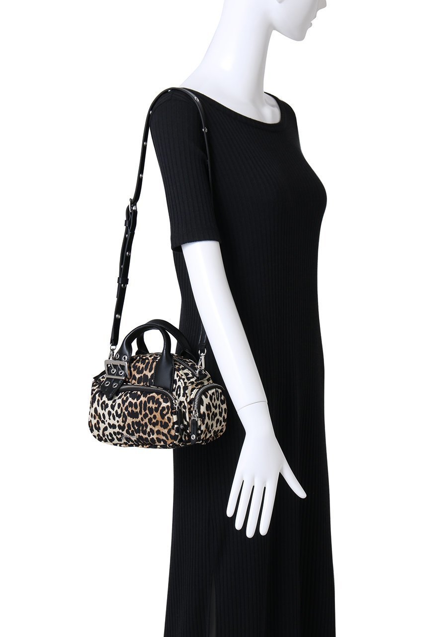 【ガニー/GANNI】のBucky Polochon スモール プリント 人気、トレンドファッション・服の通販 founy(ファニー) 　ファッション　Fashion　レディースファッション　Fashion for Women　バッグ　Bags　シンプル　Simple, Minimal　スマート　Smart, Elegant　デニム　Denim, Jeans Material　フォルム　Silhouette, Form　プリント　Print, Printed Pattern　リップ　Lip, Lip Motif　財布　Wallet, Purse　other-2|ID: prp329100004608702 ipo3291000000035963952