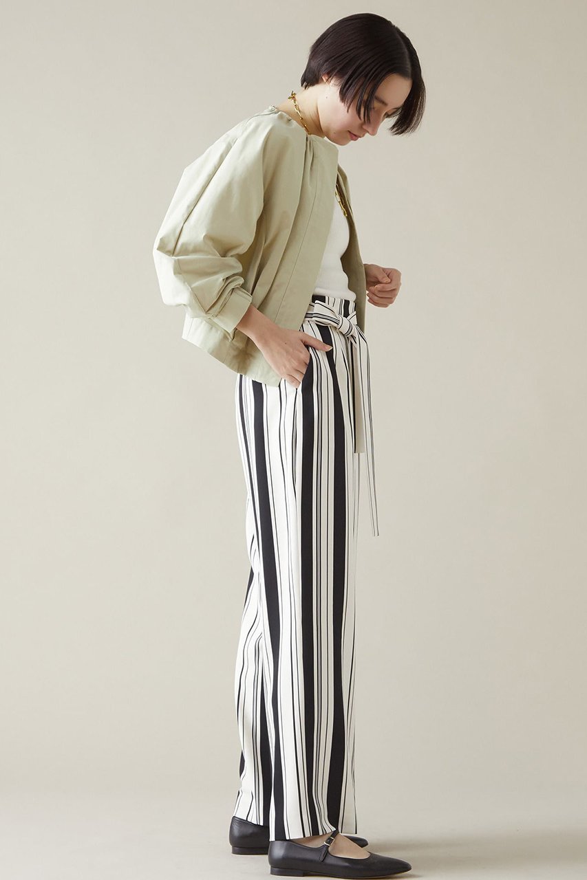 【マルティニーク/martinique】のタフタギャザーブルゾン 人気、トレンドファッション・服の通販 founy(ファニー) 　ファッション　Fashion　レディースファッション　Fashion for Women　アウター　Coat / Outerwear Collection　レディースジャケット・軽アウター　Jackets　ブルゾンジャケット・スポーティアウター　Blouson Jackets　ギャザー　Gathered, Ruffled　ジャケット　Jacket, Outerwear　ストレッチ　Stretch, Stretchy Fabric　タフタ　Taffeta, Structured Fabric　フィット　Fit, Slim Fit　フロント　Front, Front Design　ブラウジング　Blouson Silhouette, Cinched Waist　ブルゾン　Blouson, Bomber Jacket　エレガント 上品　Elegant　other-5|ID: prp329100004608788 ipo3291000000035976687