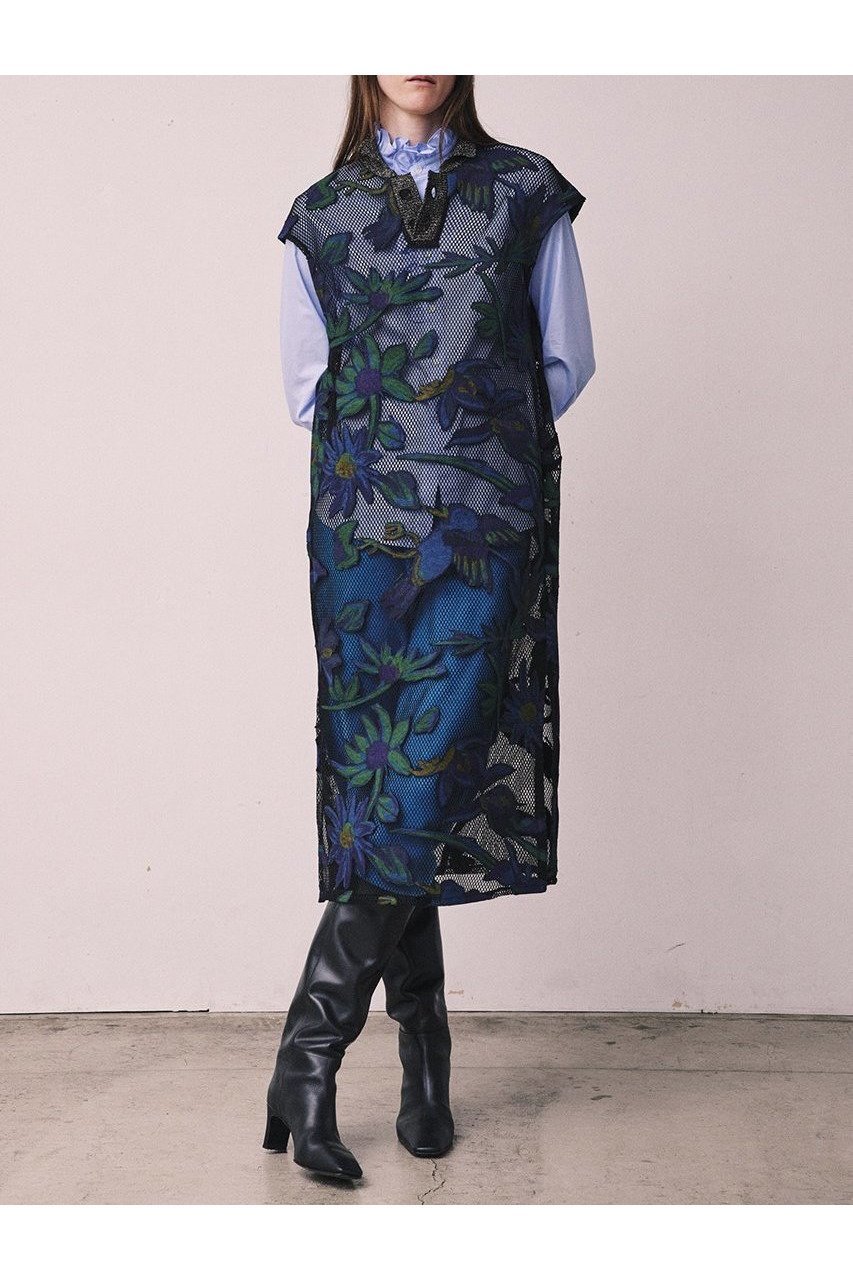 【ニアー ニッポン/near.nippon】のフリルシャツ 人気、トレンドファッション・服の通販 founy(ファニー) 　ファッション　Fashion　レディースファッション　Fashion for Women　トップス・カットソー　Cut & Sew Tops　シャツ・ブラウス・オフィスカジュアル　Elegant Blouses & Button-Ups　2025年　2025　2025-2026秋冬・A/W　Autumn/Winter 2025–26 AW25–26　おすすめ　Recommended / Our Picks　なめらか　Smooth, Silky Texture　シルク　Silk, 100% Silk　ジャケット　Jacket, Outerwear　スリーブ　Sleeve, Long Sleeve / Short Sleeve　バランス　Balance, Style Balance　フリル　Frill, Ruffle　ブロード　Broadcloth, Fine Cotton　ロング　Long, Long-Length　エレガント 上品　Elegant　A/W・秋冬　Autumn/Winter　other-7|ID: prp329100004608826 ipo3291000000032950475