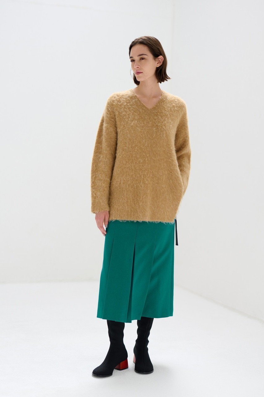 【ランバン オン ブルー/LANVIN en Bleu】のVネックシャギーニット 人気、トレンドファッション・服の通販 founy(ファニー) 　ファッション　Fashion　レディースファッション　Fashion for Women　トップス・カットソー　Cut & Sew Tops　ニット　Knit Tops & Sweaters　カジュアルプルオーバー・ニットトップス　Pullovers & Knit Tops / Casual Pullovers　Vネックトップス　V-Neck Tops / V-Cut Neckline Shirts　インナー　Innerwear　エアリー　Airy Texture　スリット　Slit, Slit Detail　チェック　Check, Plaid, Tartan　パープル　Purple, Violet　ビッグ　Big, Oversized　ボトム　Bottoms, Lower Wear　無地　Plain, Solid Color　other-8|ID: prp329100004608926 ipo3291000000032954354