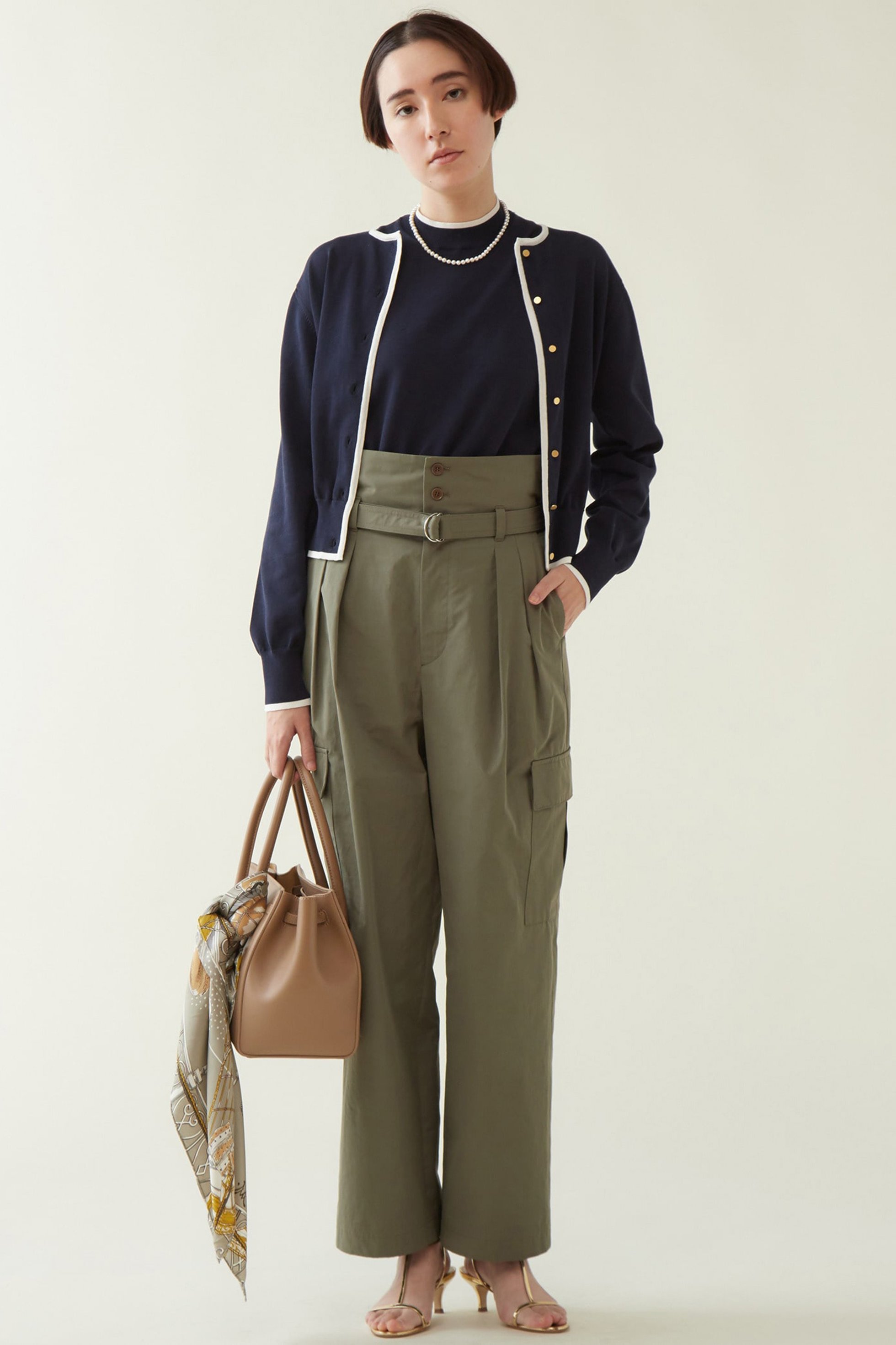 【マルティニーク/martinique】のESSENTIALカーディガン 人気、トレンドファッション・服の通販 founy(ファニー) 　ファッション　Fashion　レディースファッション　Fashion for Women　トップス・カットソー　Cut & Sew Tops　ニット　Knit Tops & Sweaters　カーディガン・羽織り　Layered Style Cardigans　おすすめ　Recommended / Our Picks　アンサンブル　Ensemble Set　カーディガン　Cardigan, Knitwear　コンパクト　Compact, Small Size　バランス　Balance, Style Balance　パイピング　Piping, Trim Design　ベーシック　Basic, Essential　ボトム　Bottoms, Lower Wear　メタル　Metal, Metal Parts　定番　Standard, Basic Item　other-5|ID: prp329100004609037 ipo3291000000032959534