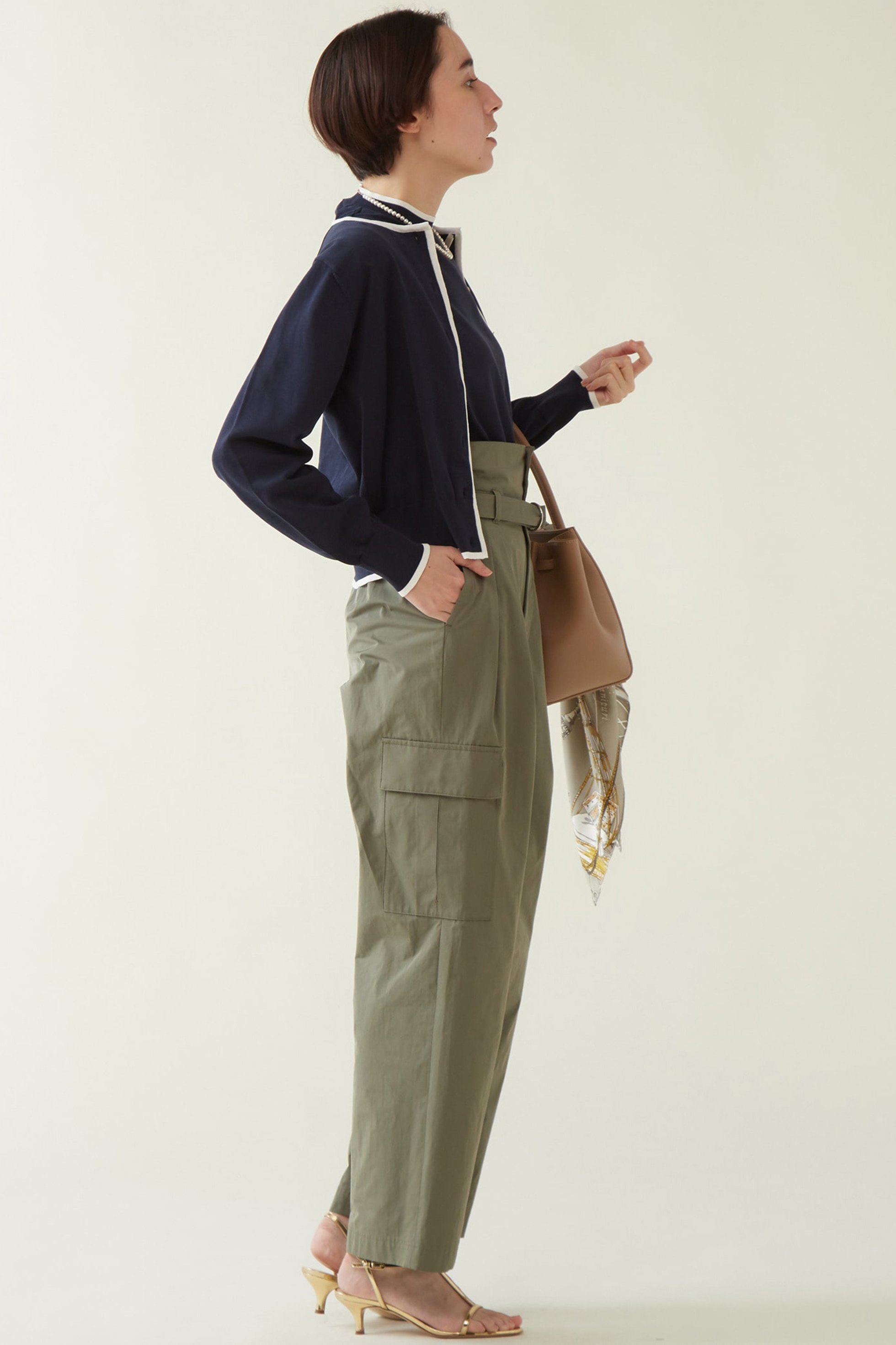 【マルティニーク/martinique】のESSENTIALカーディガン 人気、トレンドファッション・服の通販 founy(ファニー) 　ファッション　Fashion　レディースファッション　Fashion for Women　トップス・カットソー　Cut & Sew Tops　ニット　Knit Tops & Sweaters　カーディガン・羽織り　Layered Style Cardigans　おすすめ　Recommended / Our Picks　アンサンブル　Ensemble Set　カーディガン　Cardigan, Knitwear　コンパクト　Compact, Small Size　バランス　Balance, Style Balance　パイピング　Piping, Trim Design　ベーシック　Basic, Essential　ボトム　Bottoms, Lower Wear　メタル　Metal, Metal Parts　定番　Standard, Basic Item　other-6|ID: prp329100004609037 ipo3291000000032959541