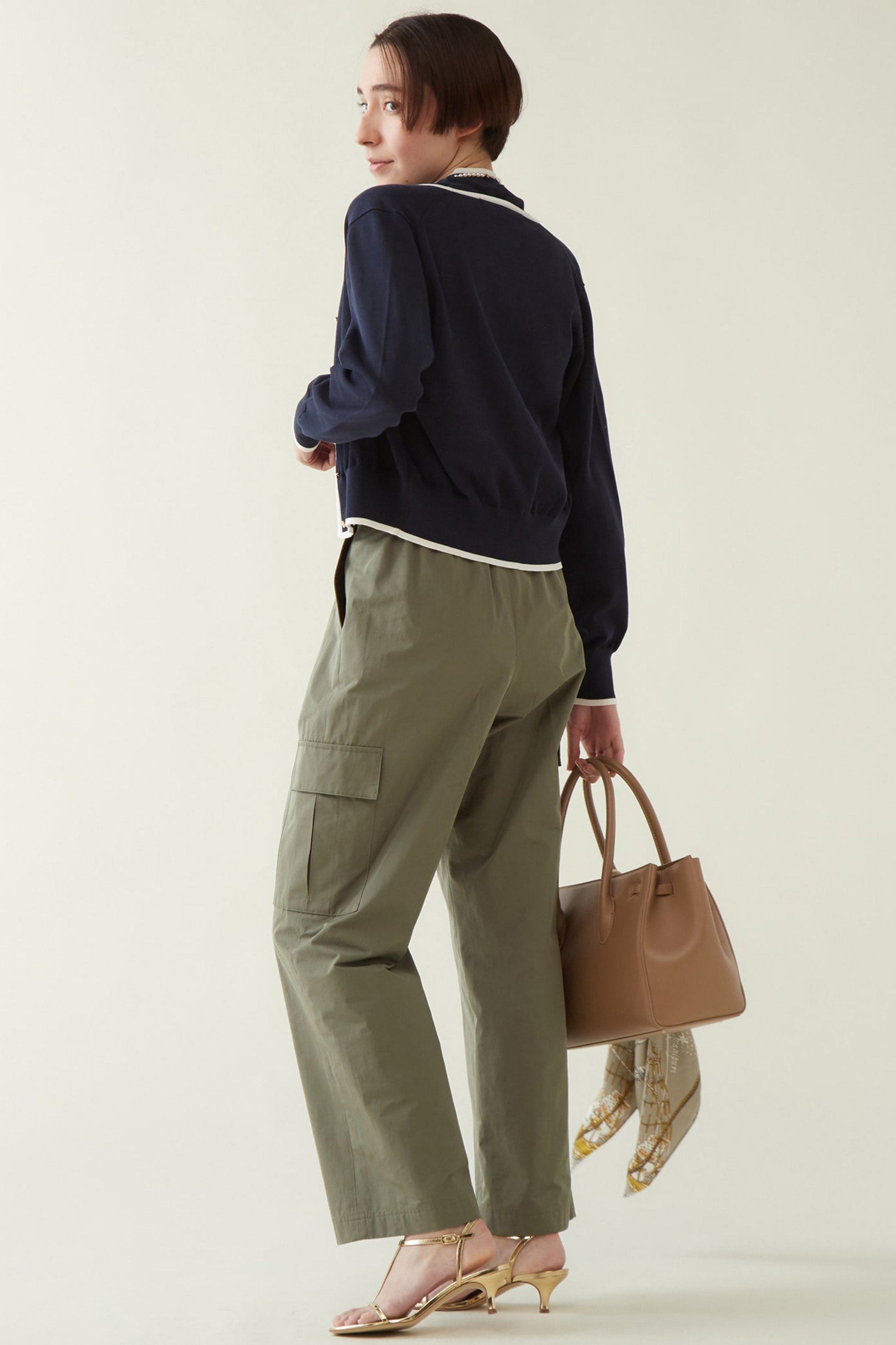 【マルティニーク/martinique】のESSENTIALカーディガン 人気、トレンドファッション・服の通販 founy(ファニー) 　ファッション　Fashion　レディースファッション　Fashion for Women　トップス・カットソー　Cut & Sew Tops　ニット　Knit Tops & Sweaters　カーディガン・羽織り　Layered Style Cardigans　おすすめ　Recommended / Our Picks　アンサンブル　Ensemble Set　カーディガン　Cardigan, Knitwear　コンパクト　Compact, Small Size　バランス　Balance, Style Balance　パイピング　Piping, Trim Design　ベーシック　Basic, Essential　ボトム　Bottoms, Lower Wear　メタル　Metal, Metal Parts　定番　Standard, Basic Item　other-7|ID: prp329100004609037 ipo3291000000032959551