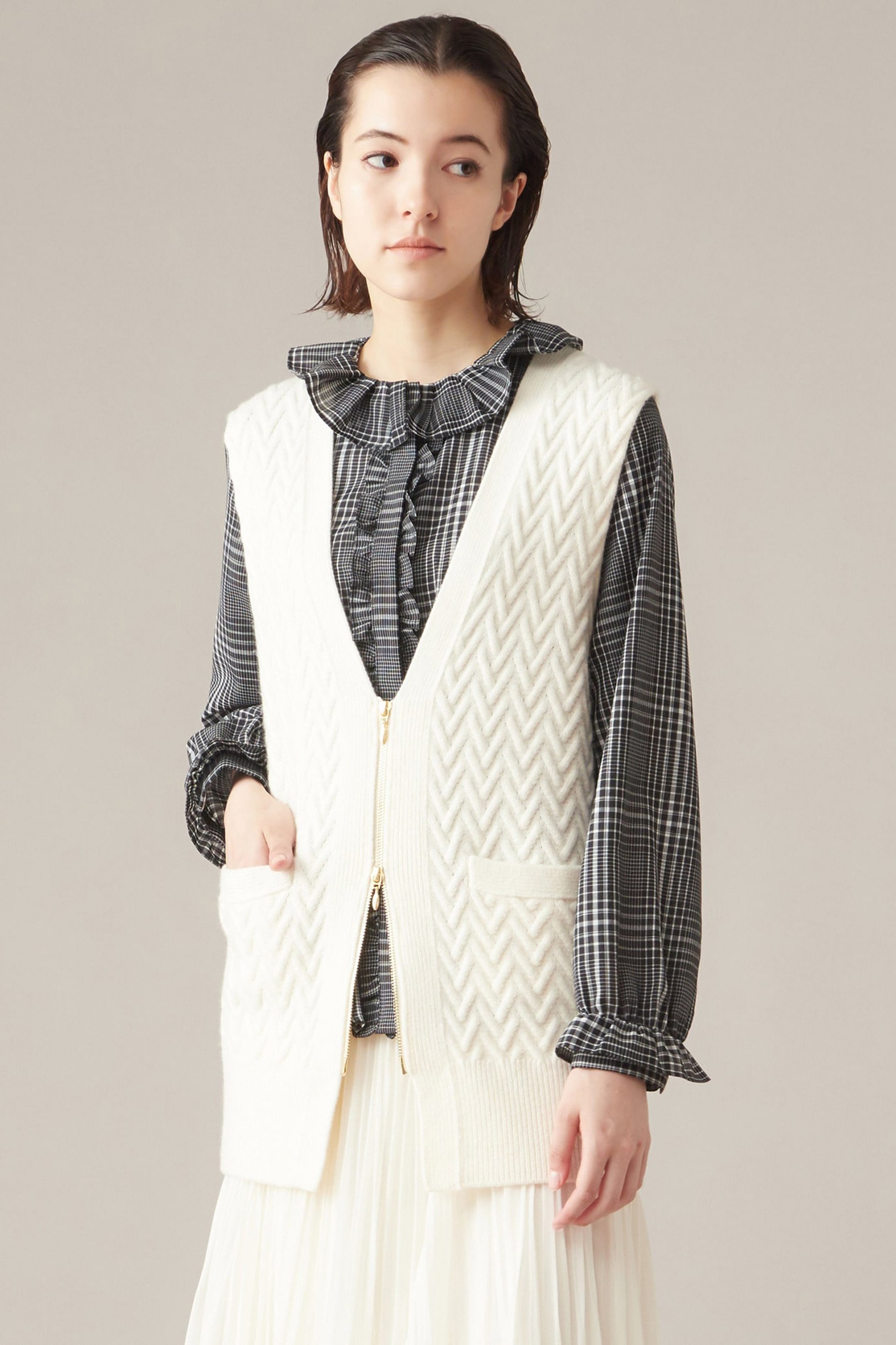 【マルティニーク/martinique】のケーブルジレ 人気、トレンドファッション・服の通販 founy(ファニー) 　ファッション　Fashion　レディースファッション　Fashion for Women　アウター　Coat / Outerwear Collection　レディースジャケット・軽アウター　Jackets　ジャケット　Jacket, Outerwear　バランス　Balance, Style Balance　ベスト　Vest, Waistcoat　ボトム　Bottoms, Lower Wear　A/W・秋冬　Autumn/Winter　 other-1|ID: prp329100004609120 ipo3291000000032962633