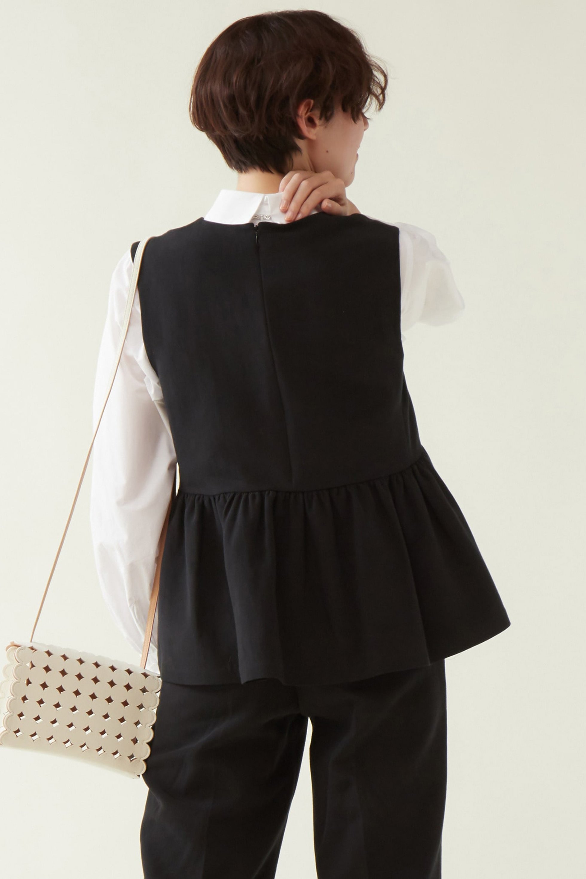 【マルティニーク/martinique】のダブルクロスペプラムジレ 人気、トレンドファッション・服の通販 founy(ファニー) 　ファッション　Fashion　レディースファッション　Fashion for Women　アウター　Coat / Outerwear Collection　レディースジャケット・軽アウター　Jackets　インナー　Innerwear　ギャザー　Gathered, Ruffled　コンパクト　Compact, Small Size　ジャケット　Jacket, Outerwear　セットアップ　Set-Up, Coordinated Outfit　ドレープ　Drape, Draping Fabric　ブライト　Bright, Shiny　ベスト　Vest, Waistcoat　ペプラム　Peplum, Flared Hem　エレガント 上品　Elegant　other-3|ID: prp329100004609160 ipo3291000000032965682