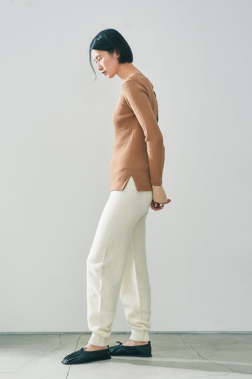 【アダワス/ADAWAS】のSEA ISLAND コットンニット リブニットプルオーバー 人気、トレンドファッション・服の通販 founy(ファニー) 　ファッション　Fashion　レディースファッション　Fashion for Women　トップス・カットソー　Cut & Sew Tops　ニット　Knit Tops & Sweaters　カジュアルプルオーバー・ニットトップス　Pullovers & Knit Tops / Casual Pullovers　シンプル　Simple, Minimal　スリット　Slit, Slit Detail　リブニット　Rib Knit, Ribbed Knit　定番　Standard, Basic Item　other-8|ID: prp329100004609166 ipo3291000000032965910